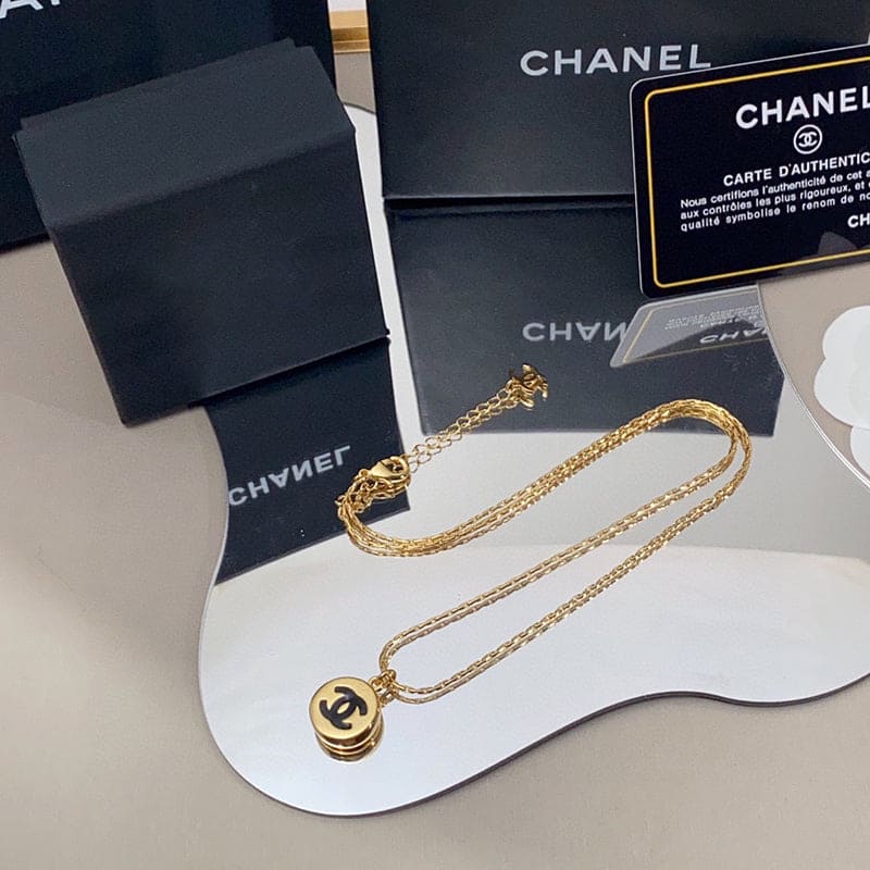 18K  Chanel Pendant Necklace