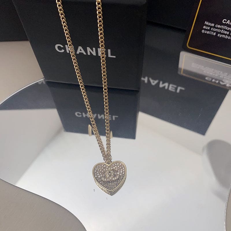 18K  Chanel Pink Diamonds Necklace