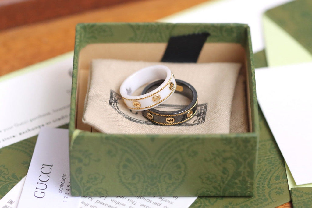 18K Double Gucci Interlocking Gucci Icon White Zirconia Ring