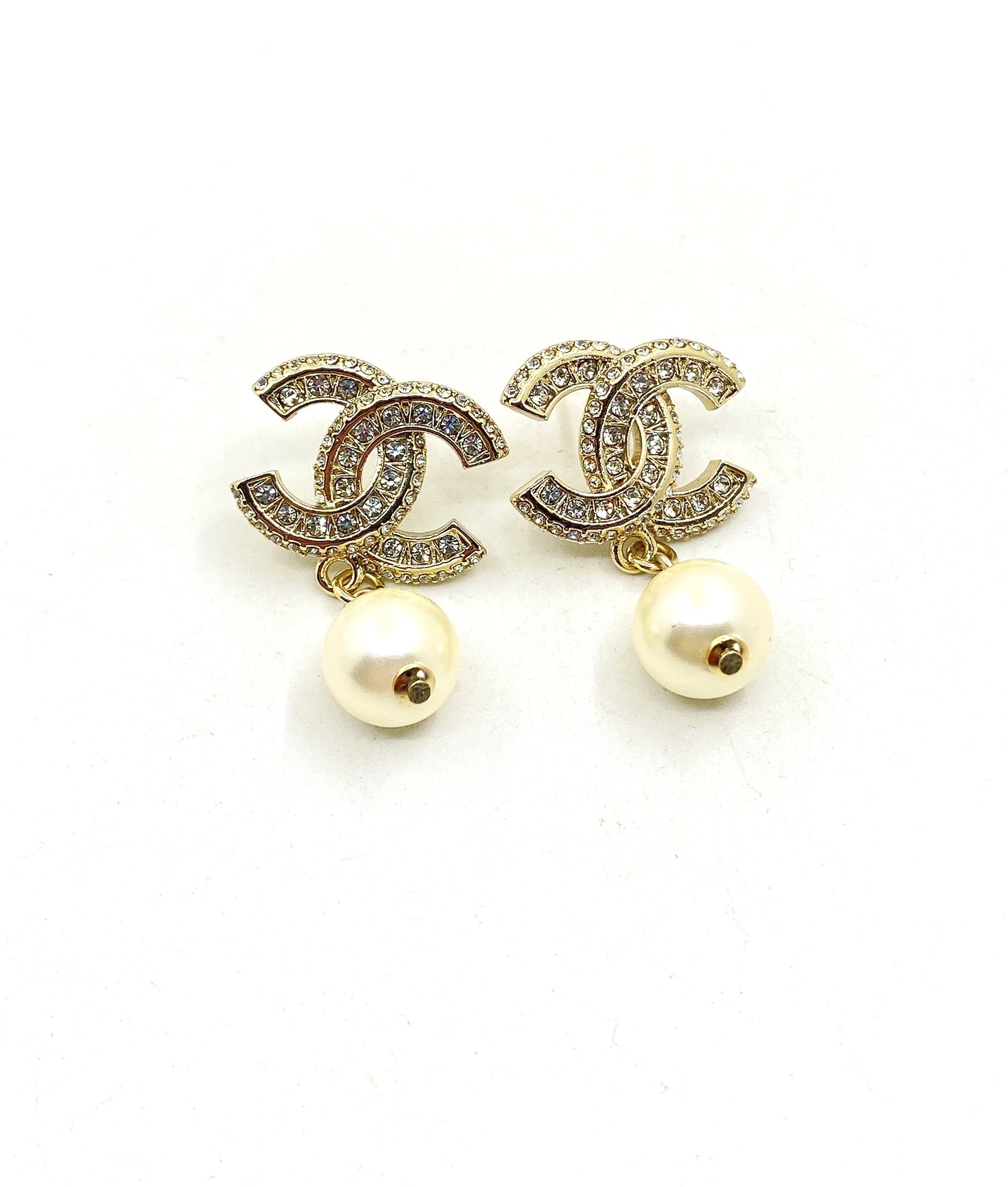 18K  Chanel Pearls Earrings