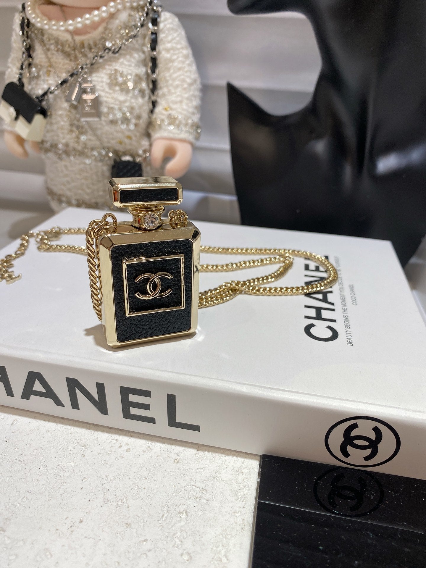 18K  Chanel No.5 Perfume Pendant Vintage Necklace