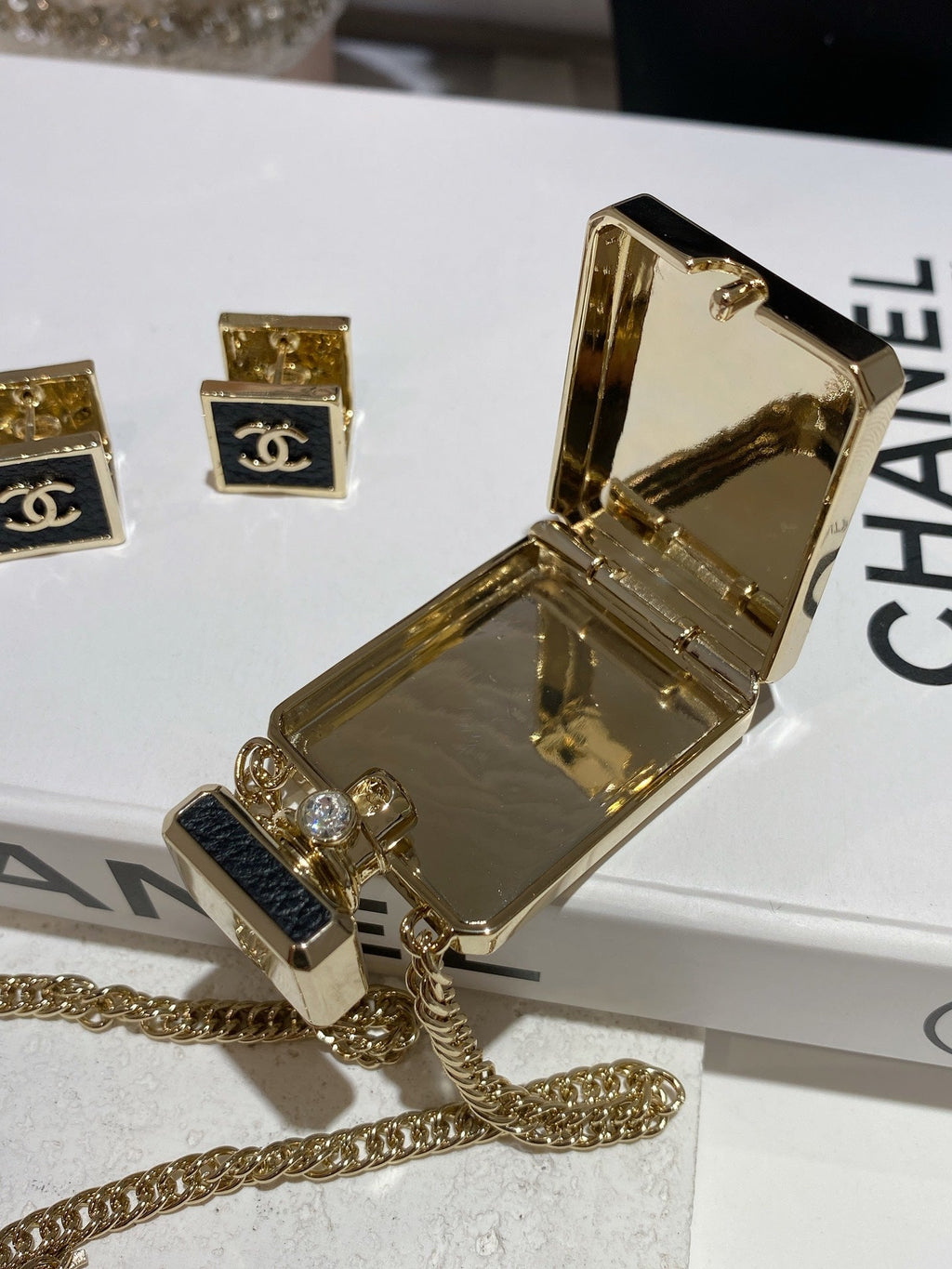 18K  Chanel No.5 Perfume Pendant Vintage Necklace