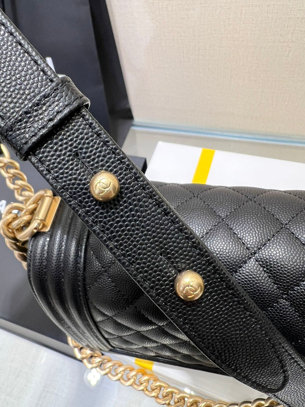 CHANEL BOY BAG MEDIUM 25 BLACK CAVIAR GOLD HARDWARE