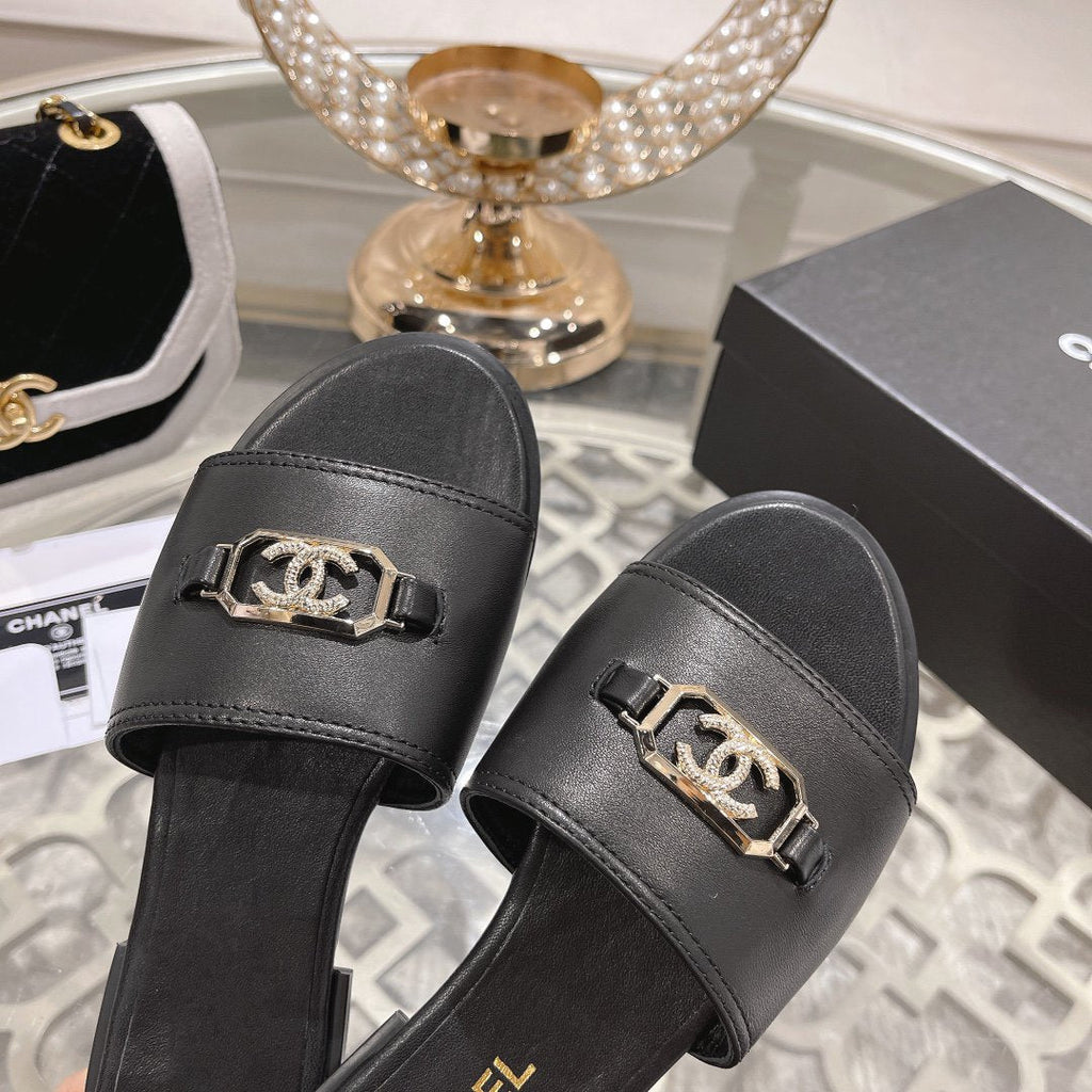 CHANEL Mules Black Shiny Calfskin
