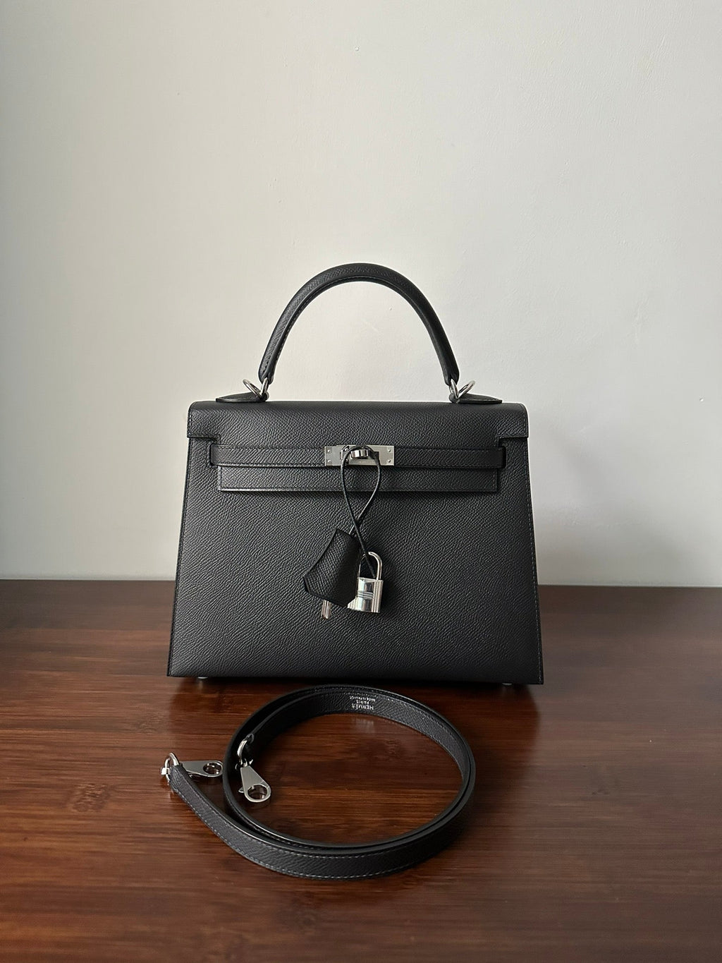 HERMES KELLY 25CM BLACK EPSOM SILVER HARDWARE