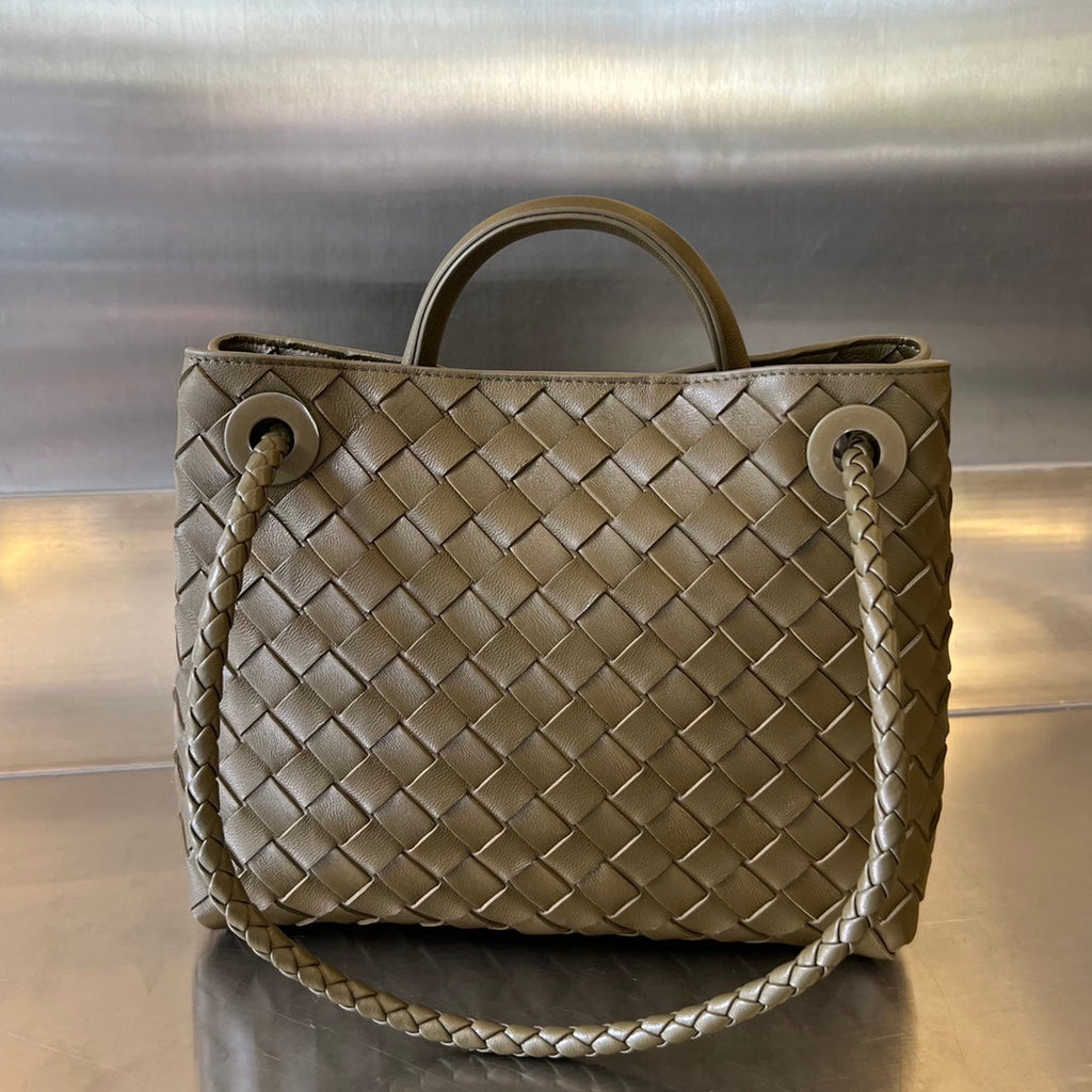 BOTTEGA VENETA SMALL ANDIAMO 25CM DARK OLIVE LAMBSKIN