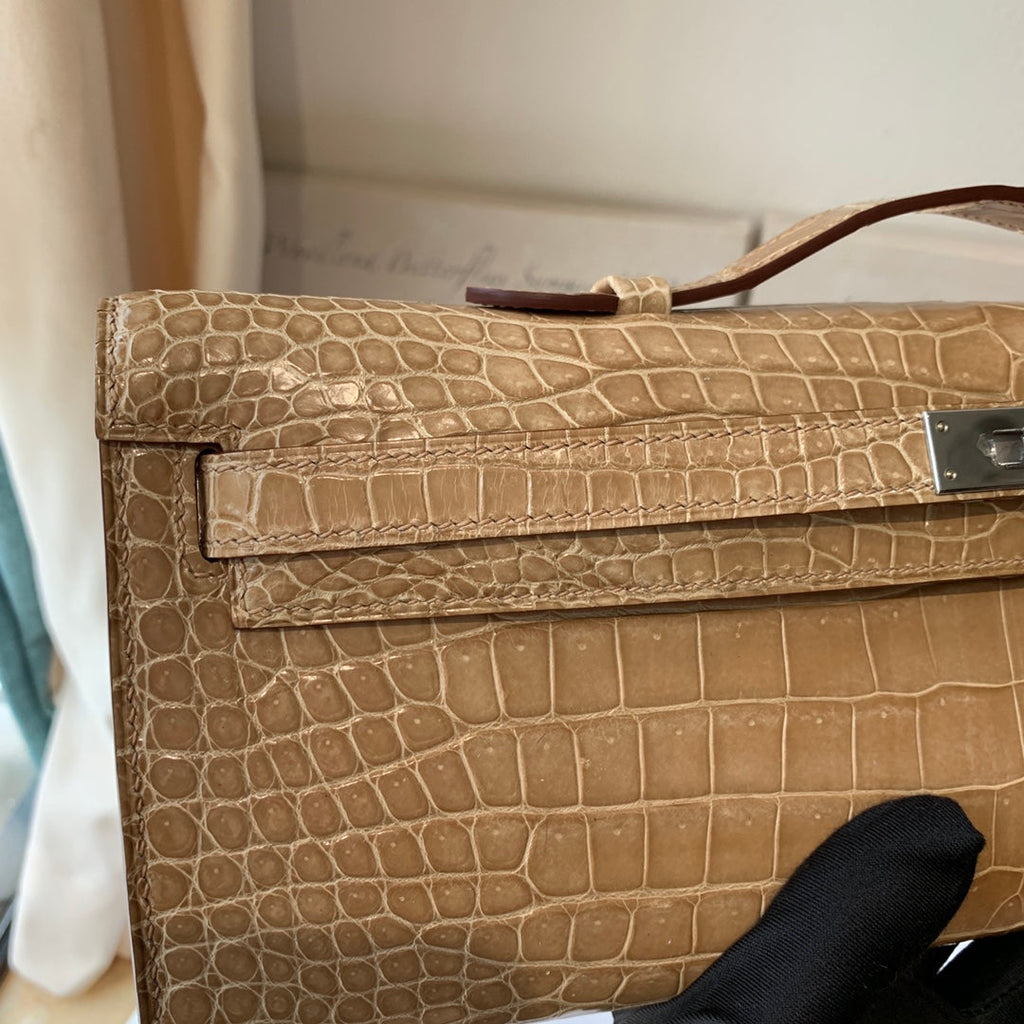 HERMES KELLY CUT 31 IN TORTILLA BROWN ALLIGATOR LEATHER WITH SILVER HARDWARE