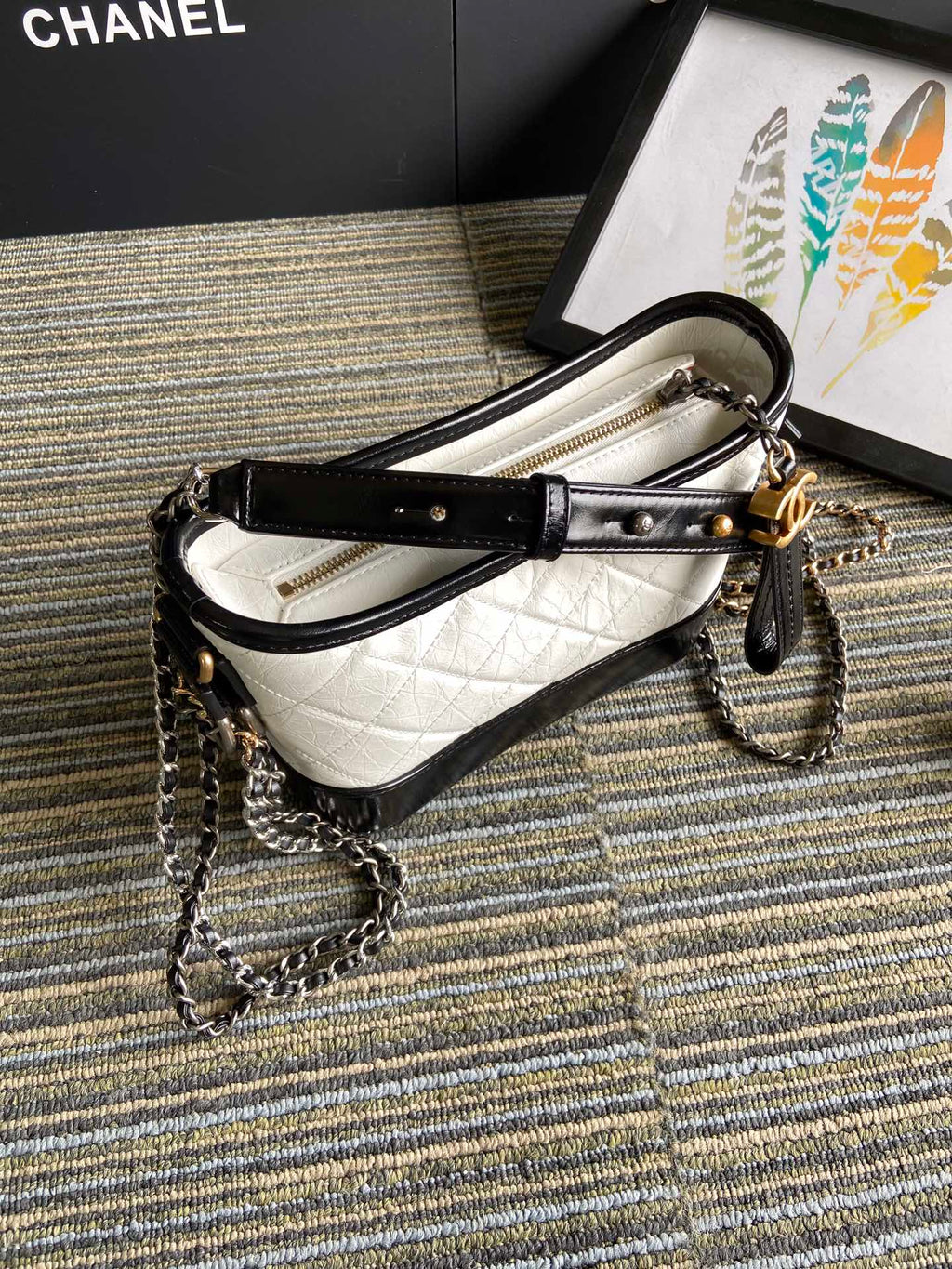 CHANEL MEDIUM 20 HOBO BAG IN WHITE MIX BLACK CALFSKIN WITH STRAP