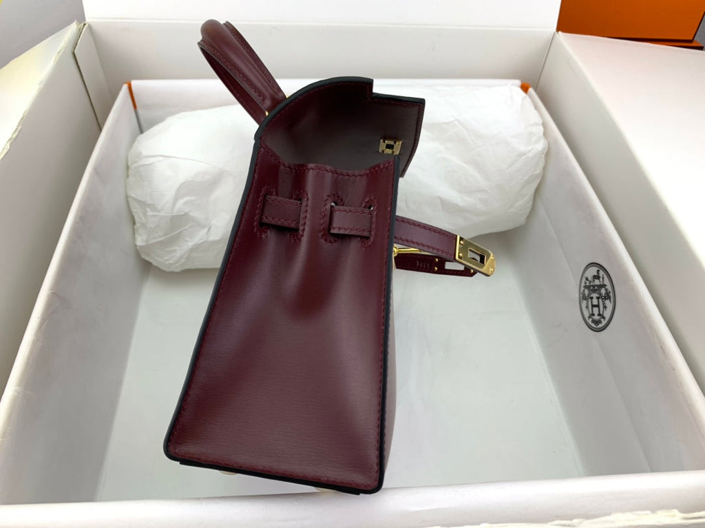 HERMES KELLY MINI 20 BAG IN WINE RED SMOOTH CALFSKIN WITH GOLD HARDWARE