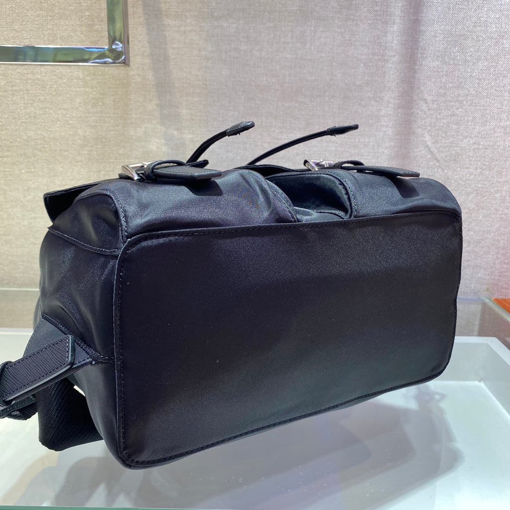 PRADA SMALL BACKPACK 28 IN BLACK PARACHUTE FABRIC