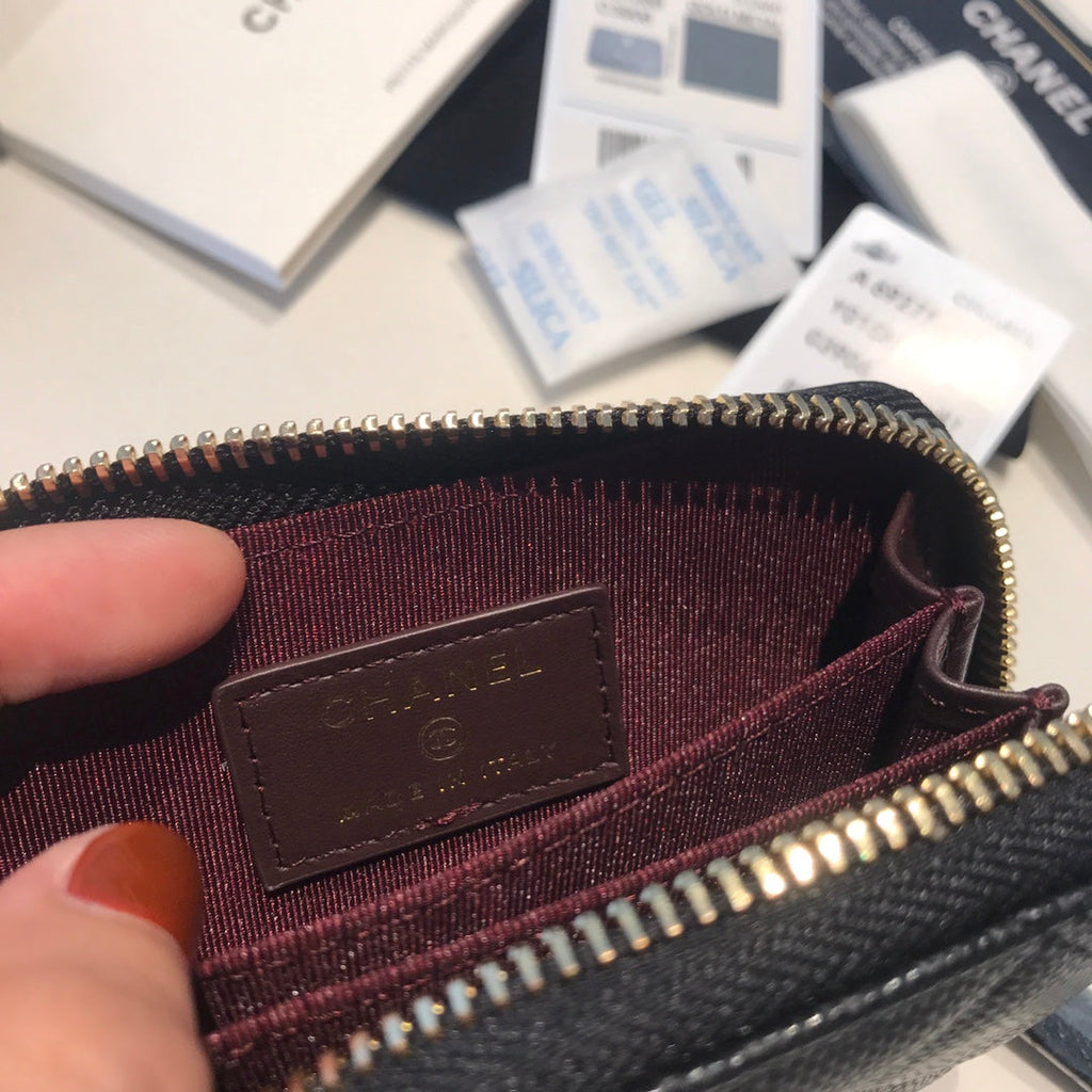 CHANEL ZIPPED COIN BASIC PURSE 11 BLACK CALFSKIN WITH GOLD ICON