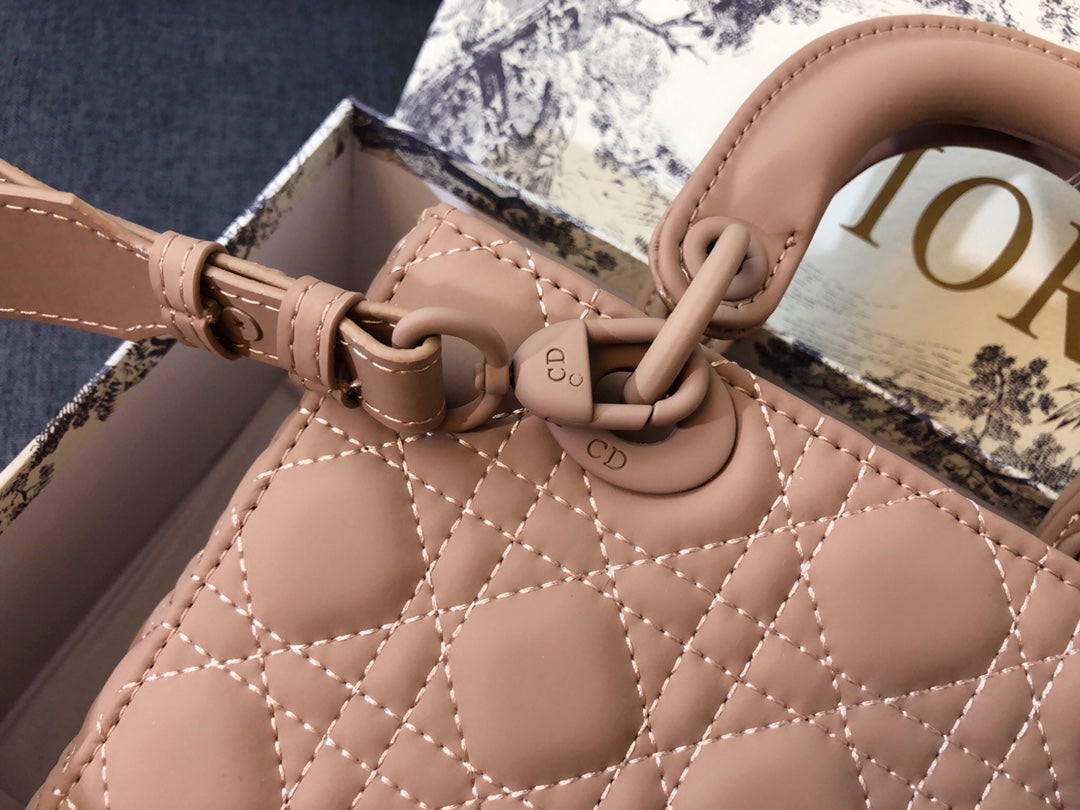 DIOR MEDIUM LADY 20 BAG IN CAMEL BROWN CALFSKIN