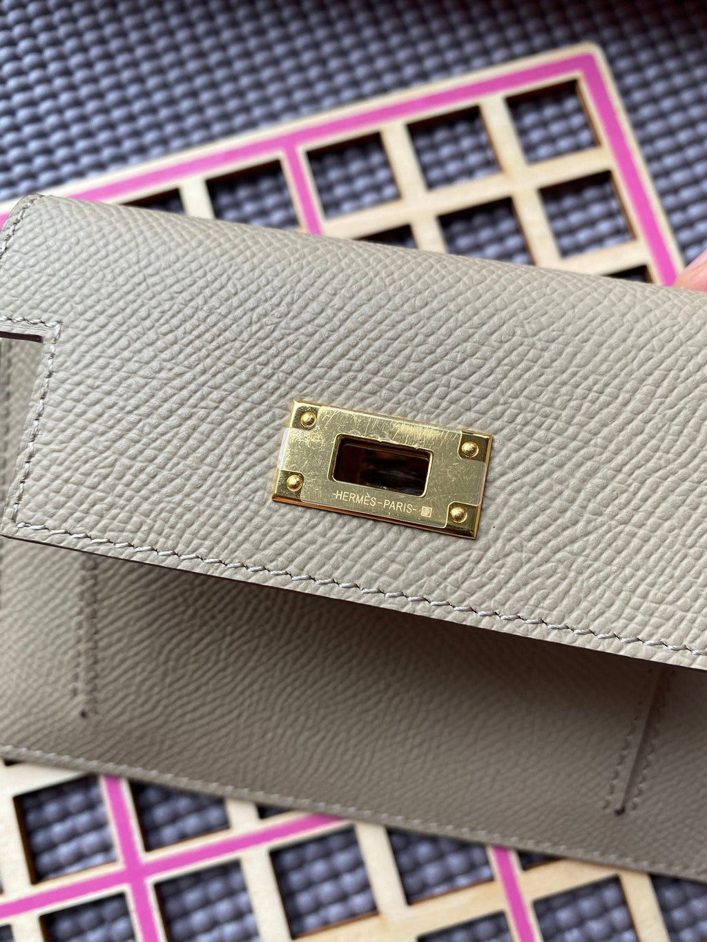 HERMES Kelly Pocket 13.5 Light Brown Epsom Ghw