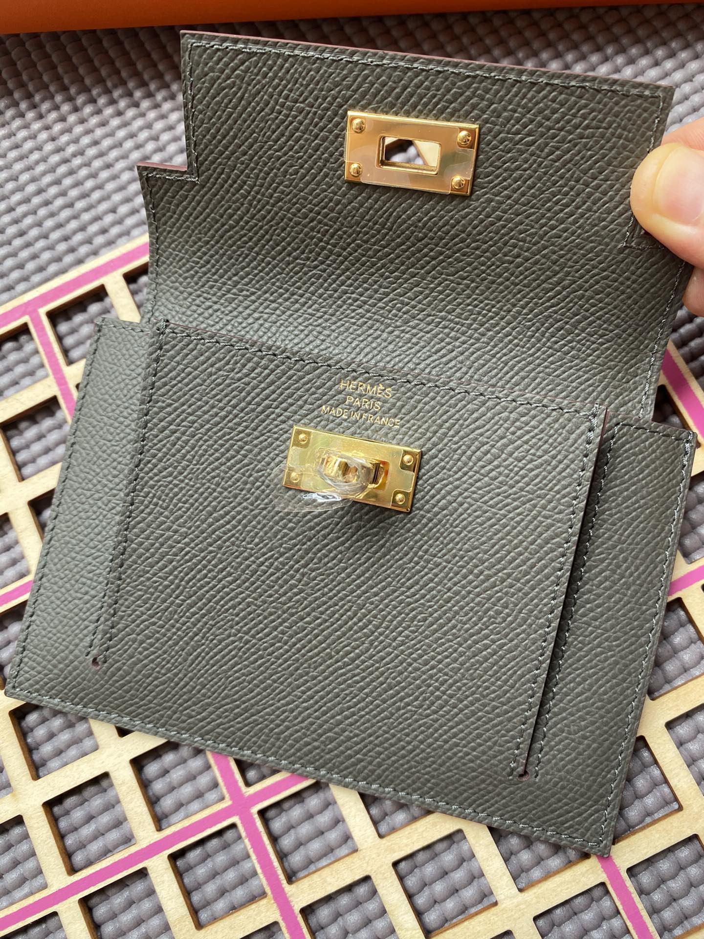 HERMES Kelly Pocket 13.5 Dark Grey Epsom Ghw