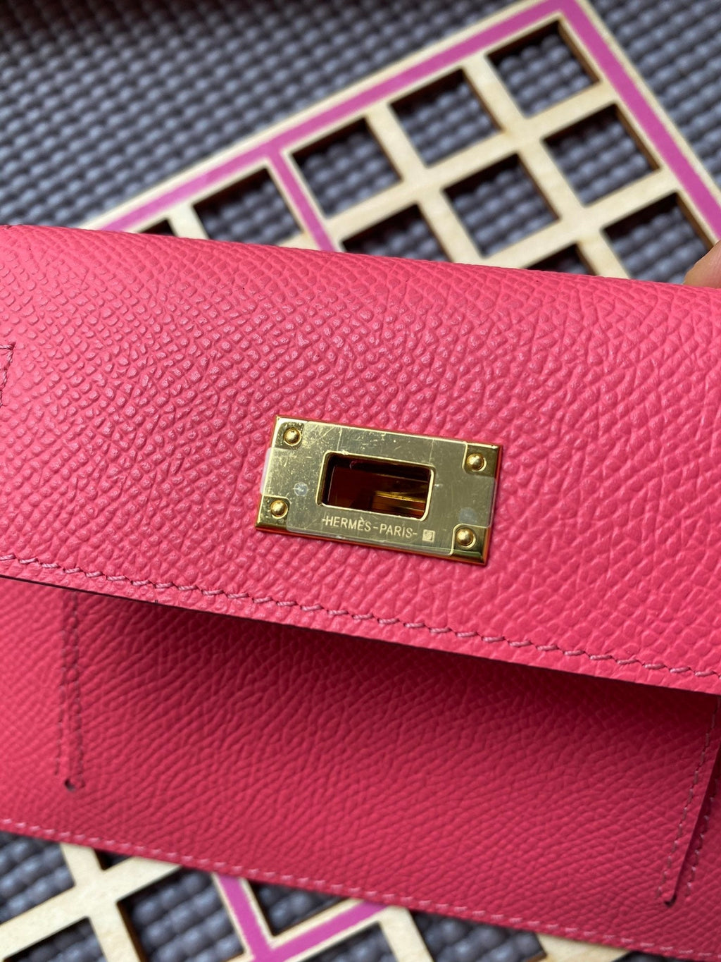 HERMES Kelly Pocket 13.5 Dark Pink Epsom Ghw