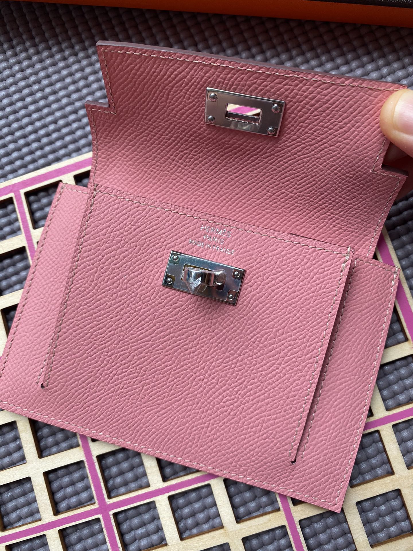 HERMES Kelly Pocket 13.5 Pink Epsom Shw