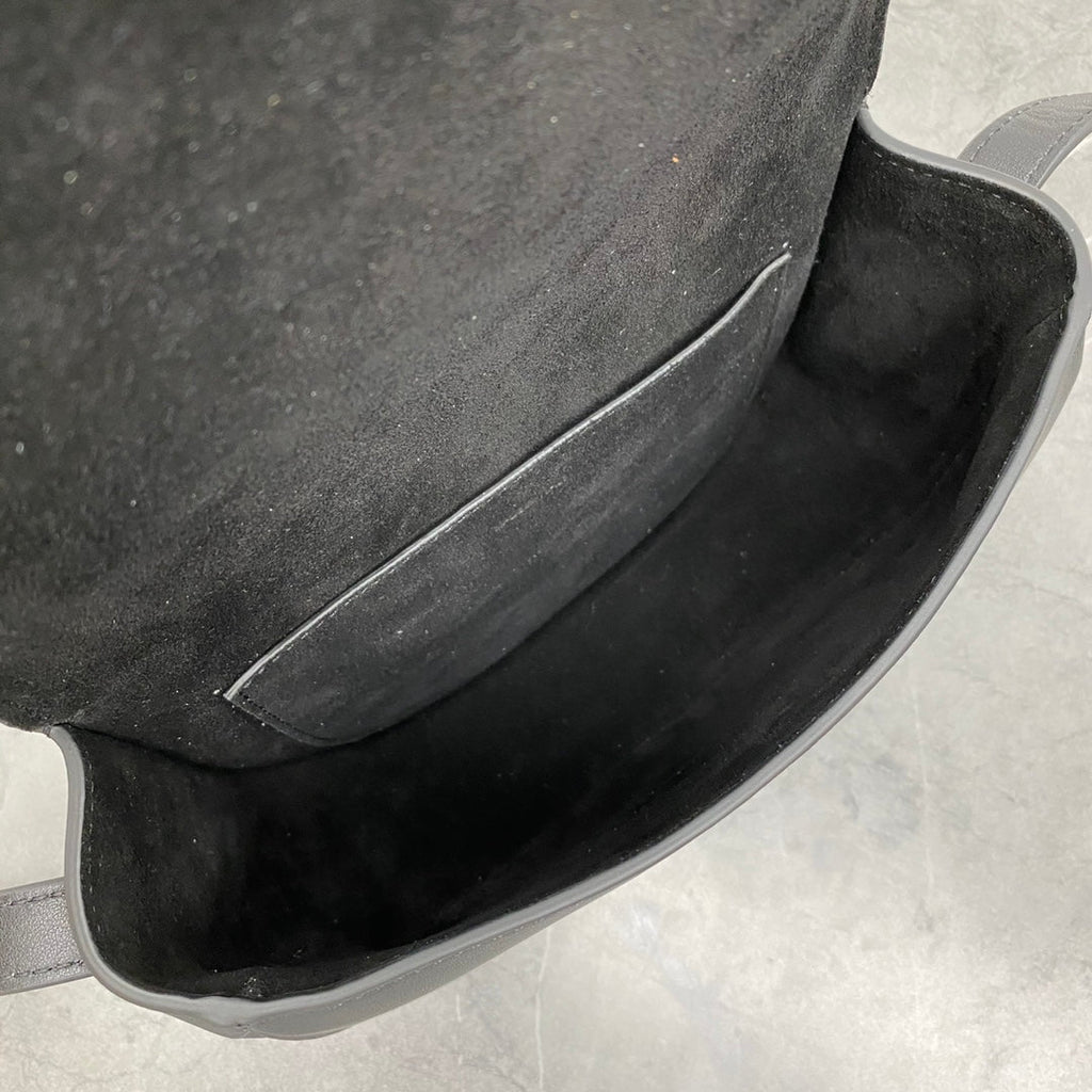CELINE FOLCO CUIR TRIOMPHE 18 IN BLACK CALFSKIN