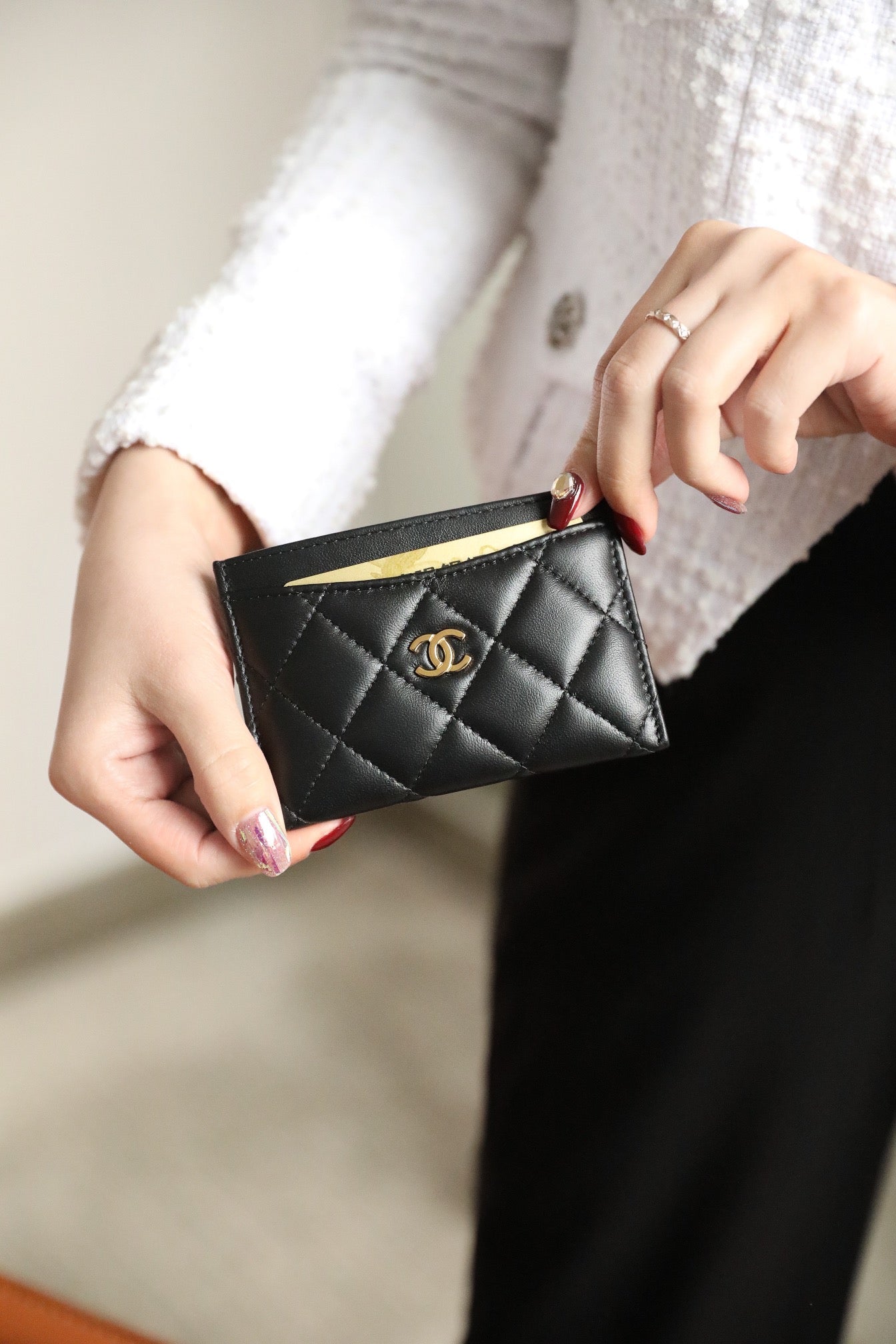 CHANEL CARD HOLDER 11 BLACK CALFSKIN GOLD ICON