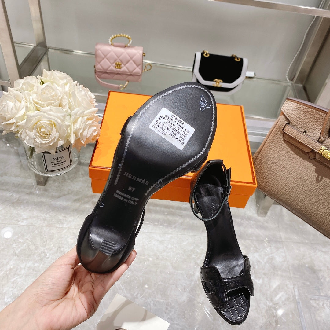 HERMES PREMIERE 90 SANDAL IN BLACK CALFSKIN