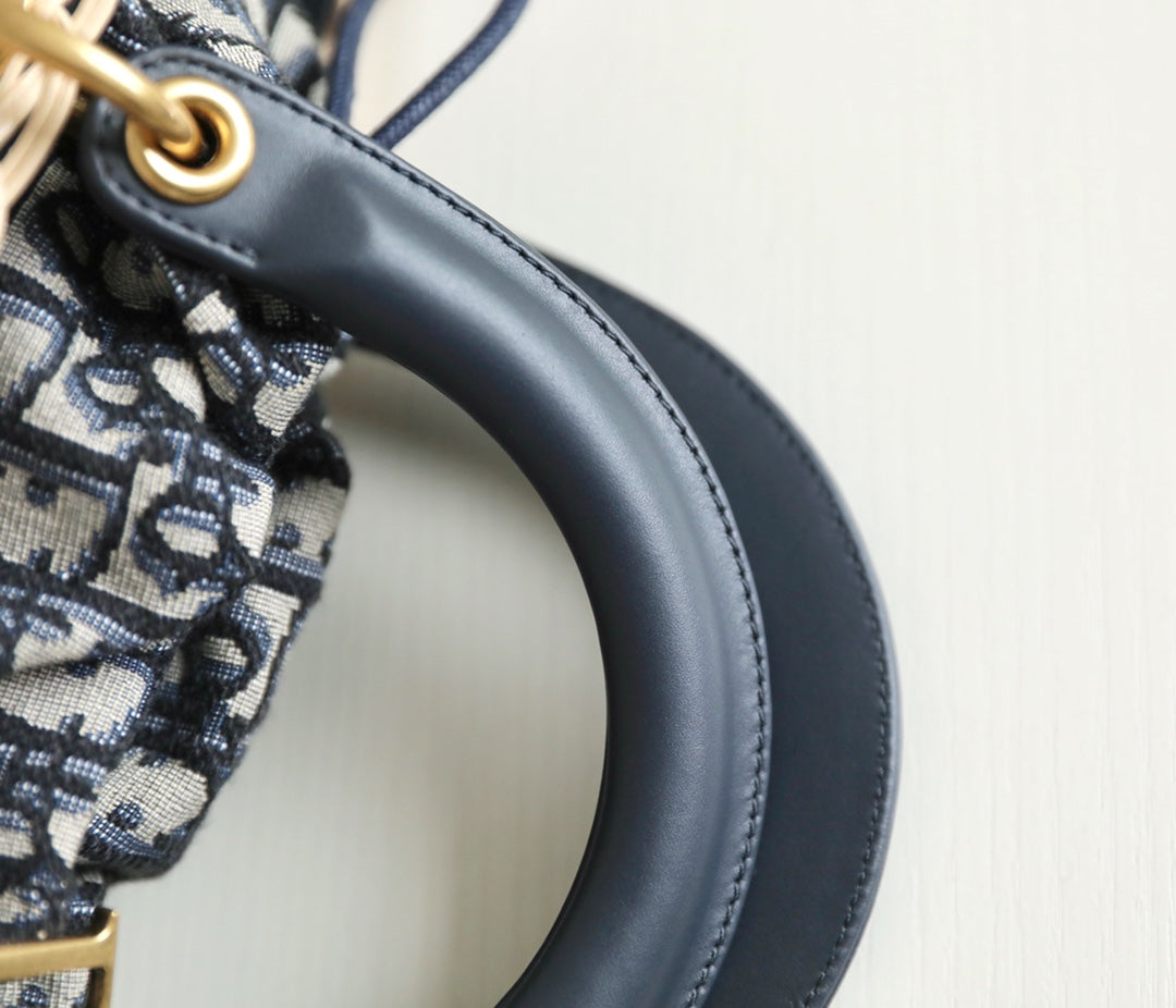 DIOR LADY 24 BASKET BAG IN BLACK OBLIQUE JACQUARD MIX BEIGE WICKER