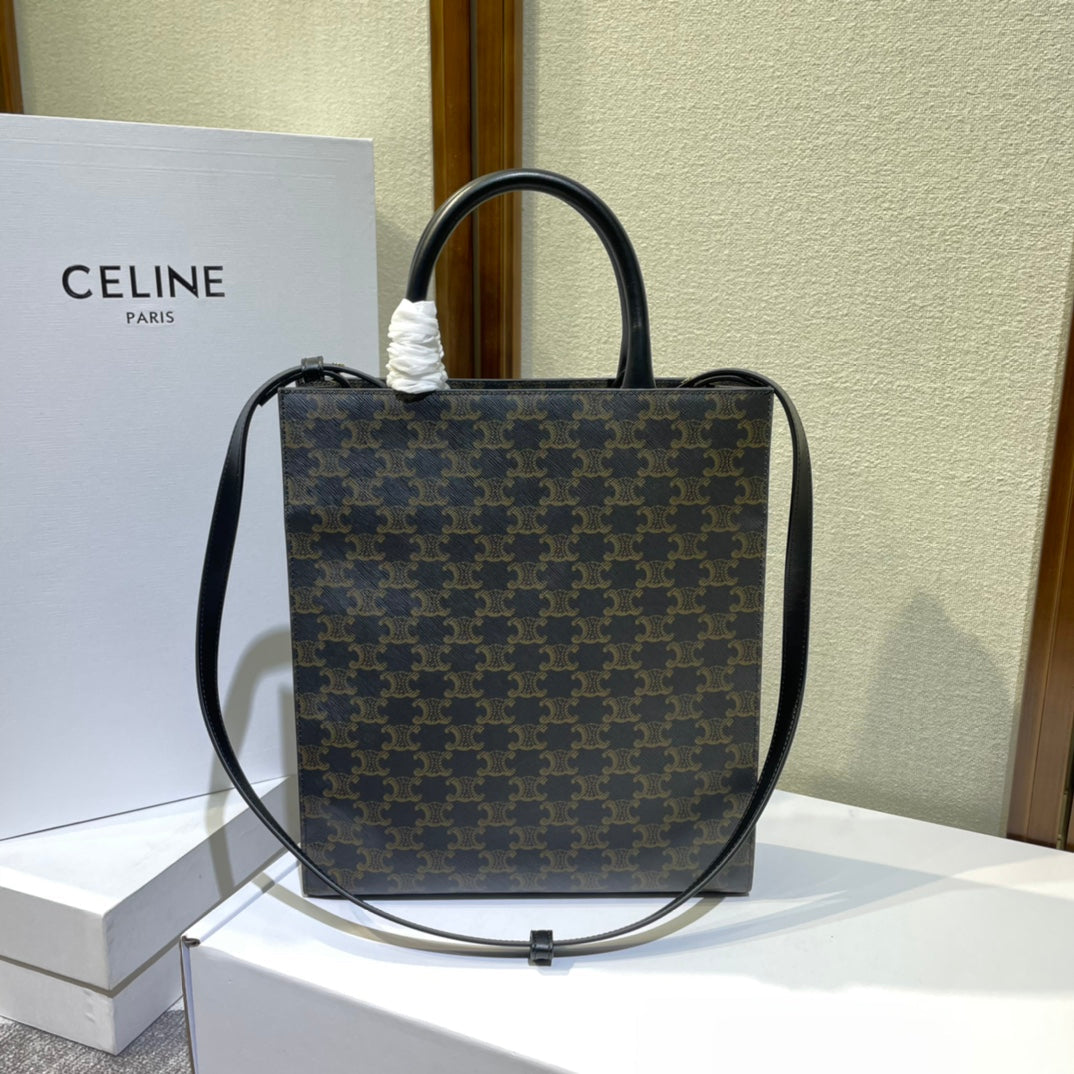 CELINE TRIOMPHE  32 BLACK IN PATTERN CALFSKIN