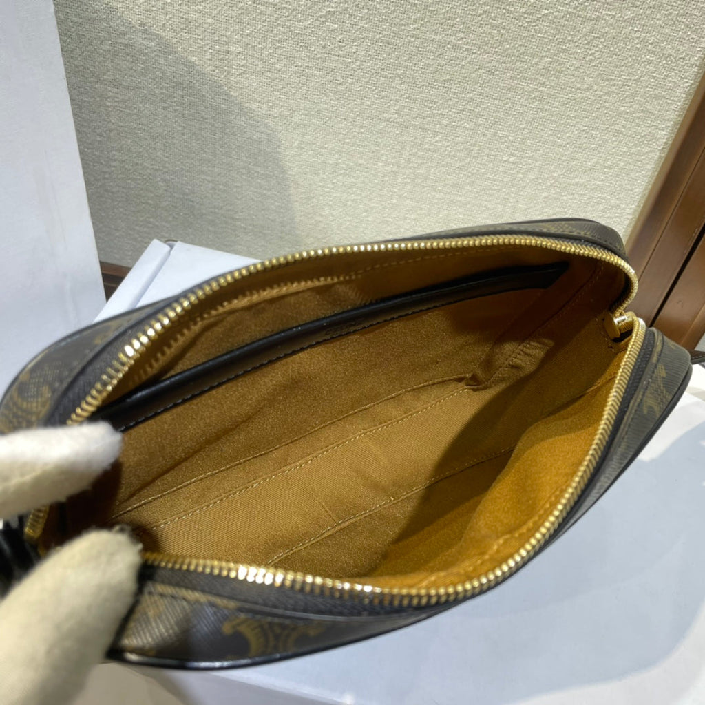 CELINE MEDIUM MESSENGER BAG 23 IN BLACK TRIOMPHE CANVAS WITH  PRINT