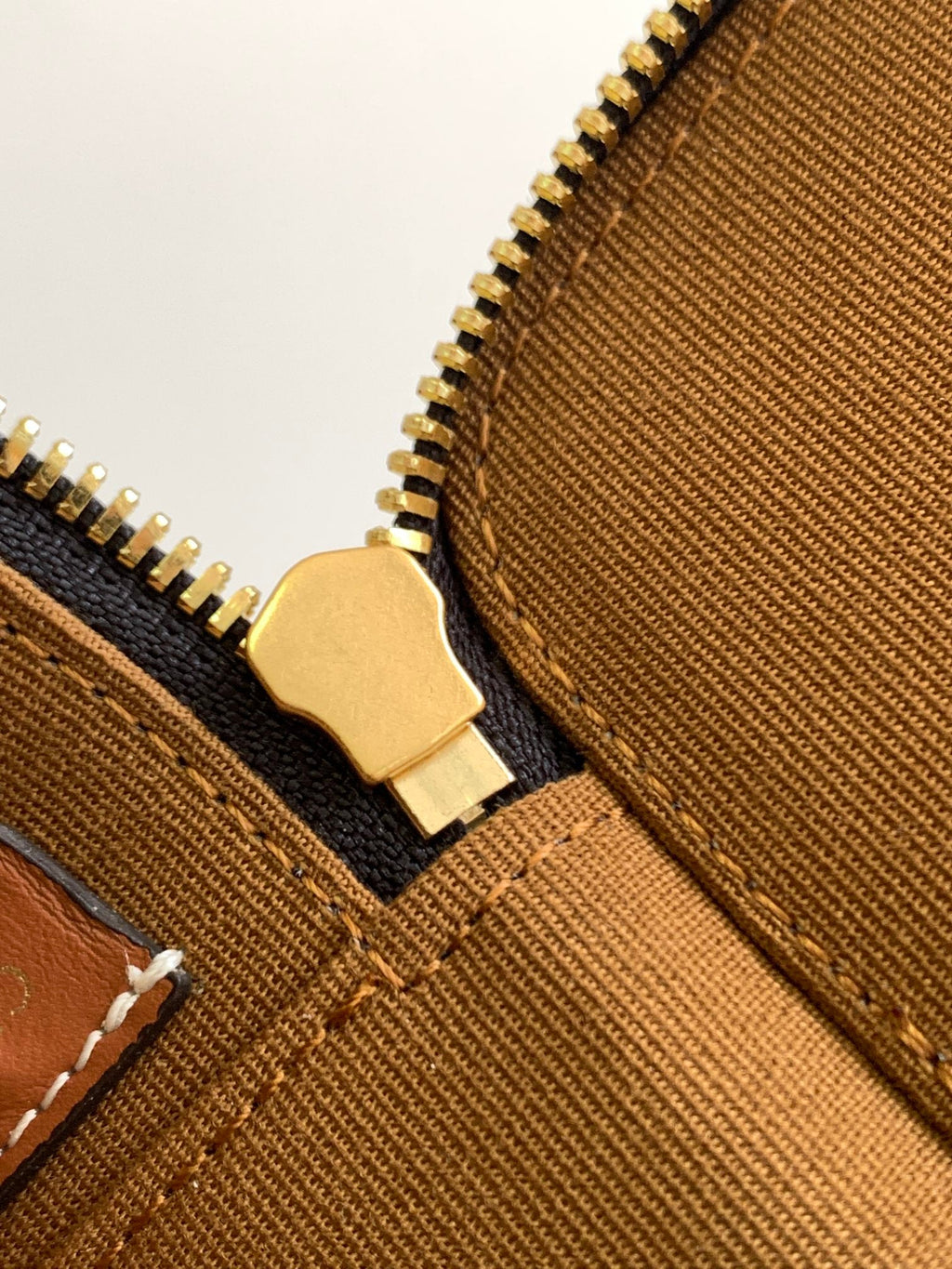 CELINE TRIOMPHE 9 CALFSKIN BLACK PATTERN BOX BAG