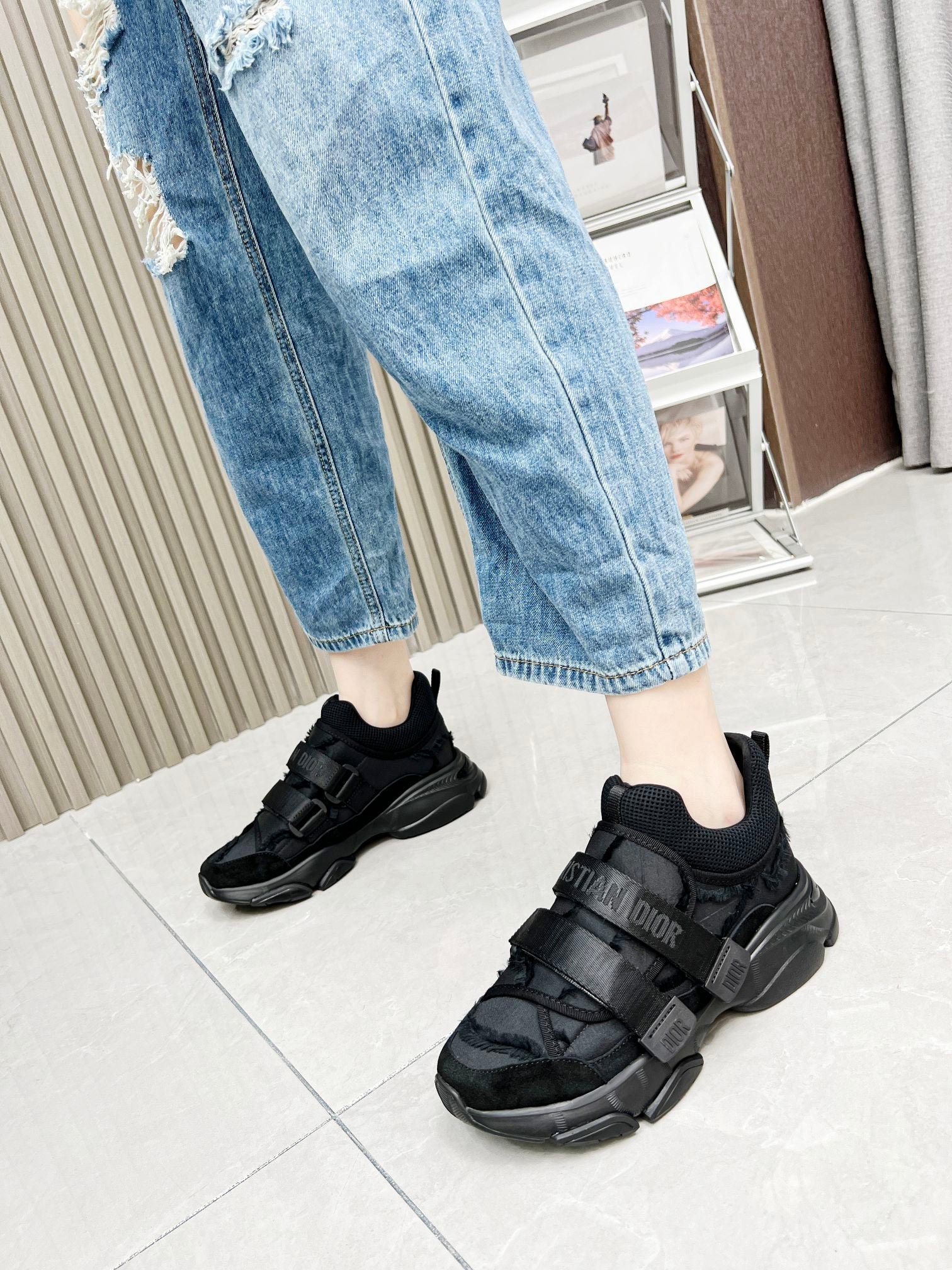 DIOR D-WANDER SNEAKERS IN BLACK TECHNICAL FABRIC AND SUEDE
