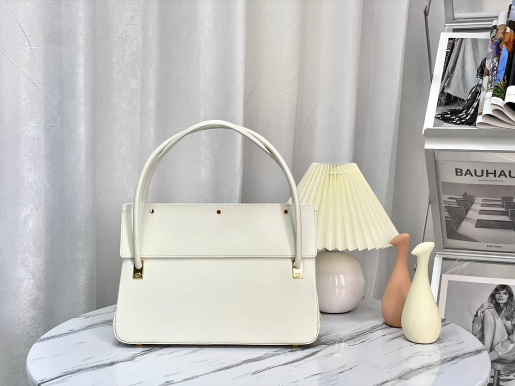 DIOR PARISIENNE 30 HANDBAG IN WHITE SMOOTH CALFSKIN