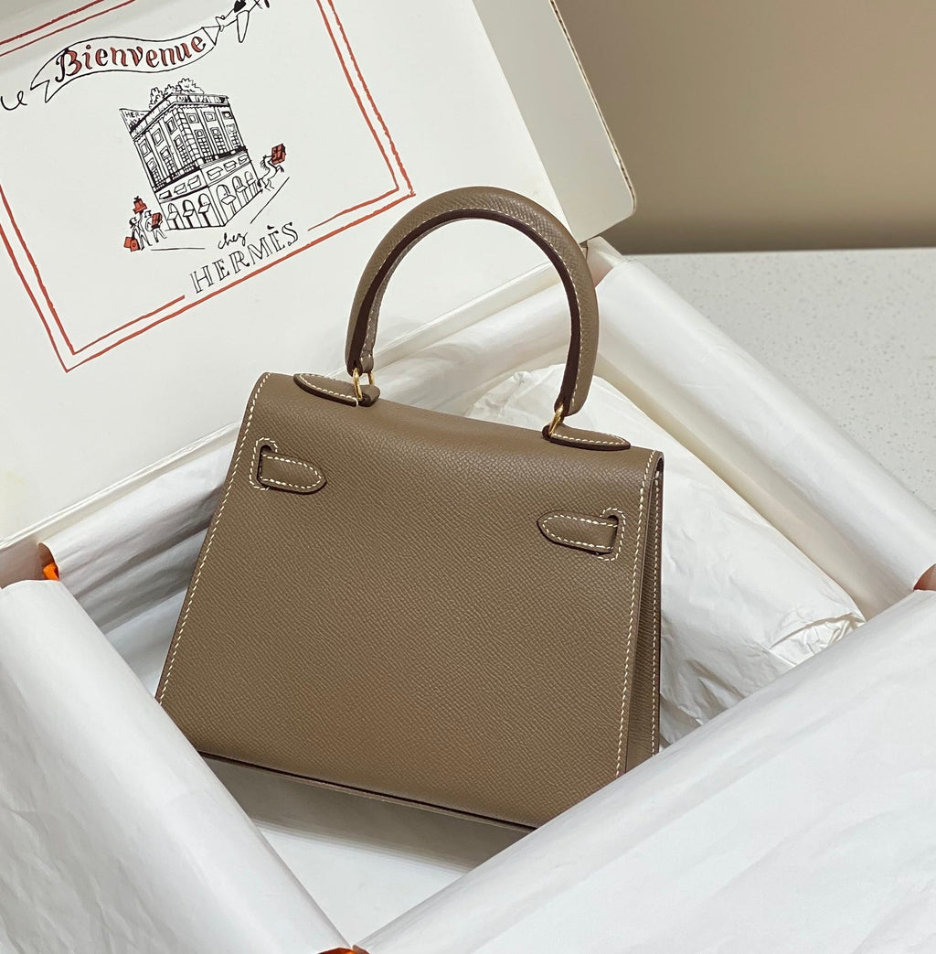 HERMES KELLY MINI 20 BAG IN MEDIUM BROWN CALFSKIN WITH GOLD HARDWARE