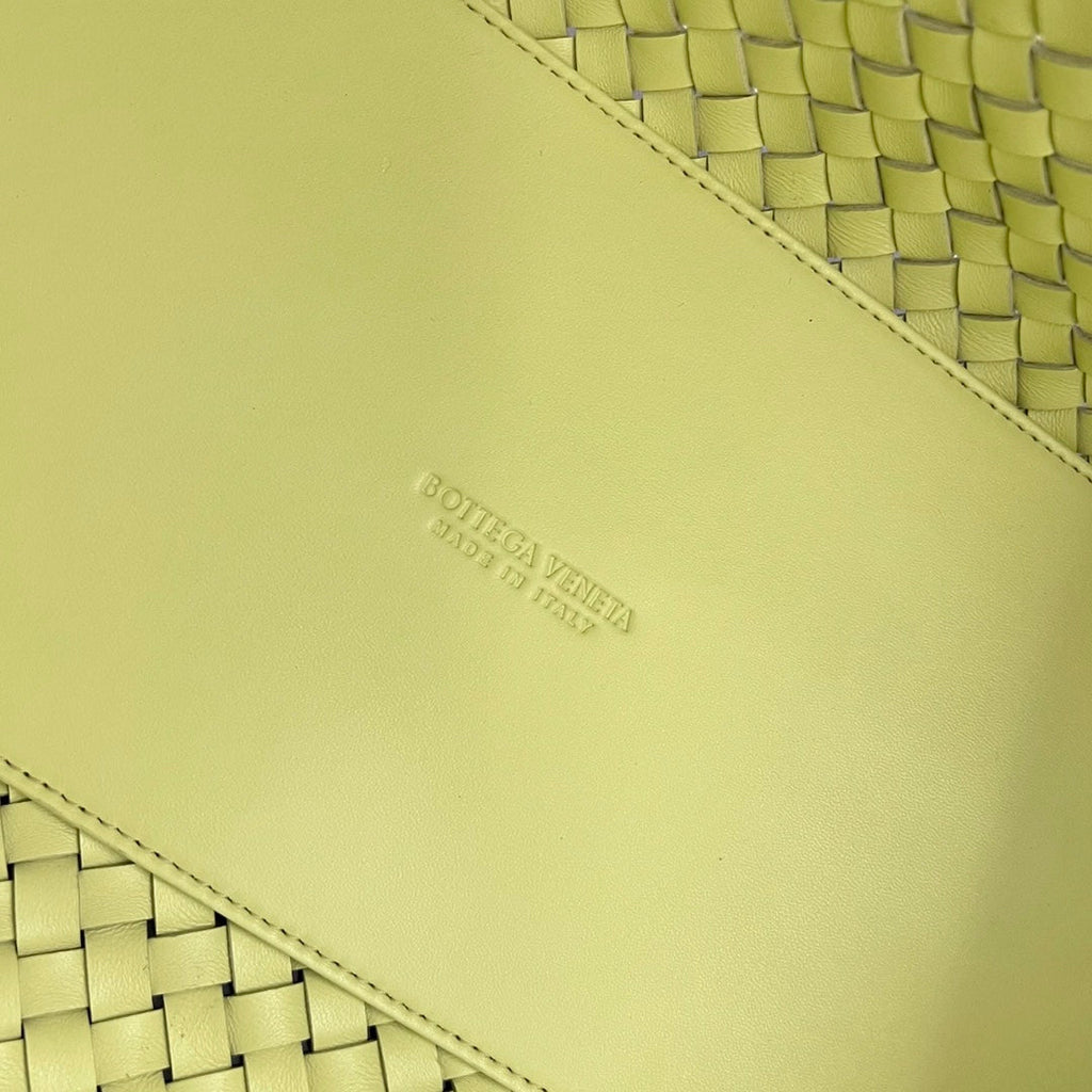 BOTTEGA VENETA LARGE CABAT 51 IN PASTEL YELLOW LAMBSKIN