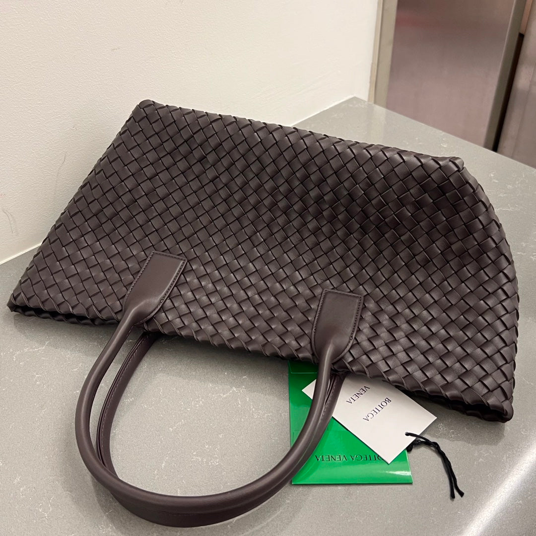 BOTTEGA VENETA SMALL CABAT 32 IN HICKORY BROWN LAMBSKIN