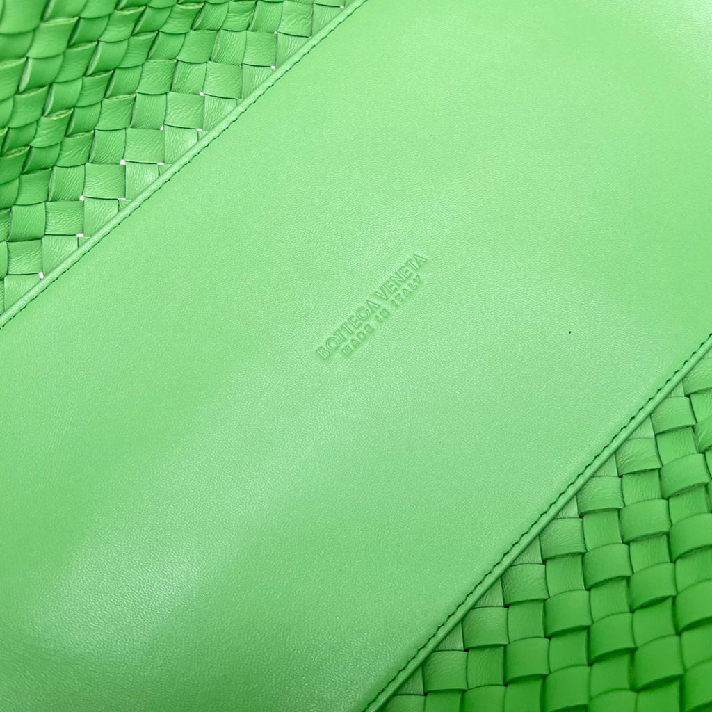BOTTEGA VENETA SMALL CABAT 32 IN LIGHT GREEN LAMBSKIN