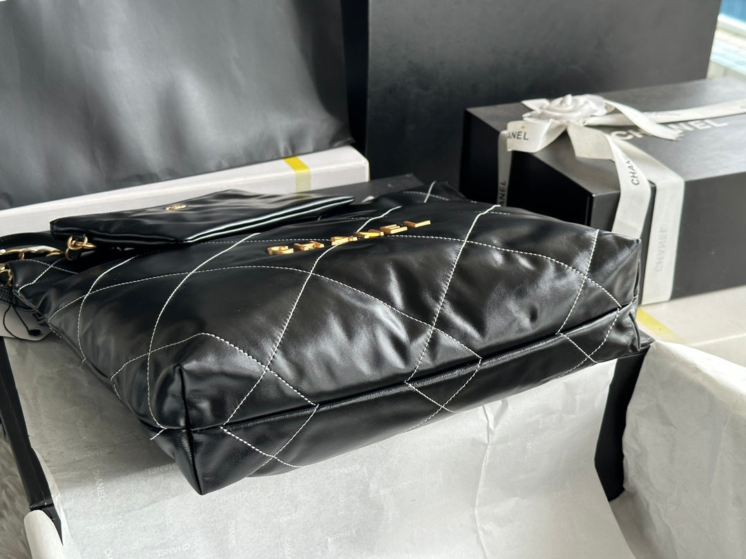 CHANEL MEDIUM 37 HANDBAG IN BLACK SHINY CALFSKIN GOLD HARDWARE