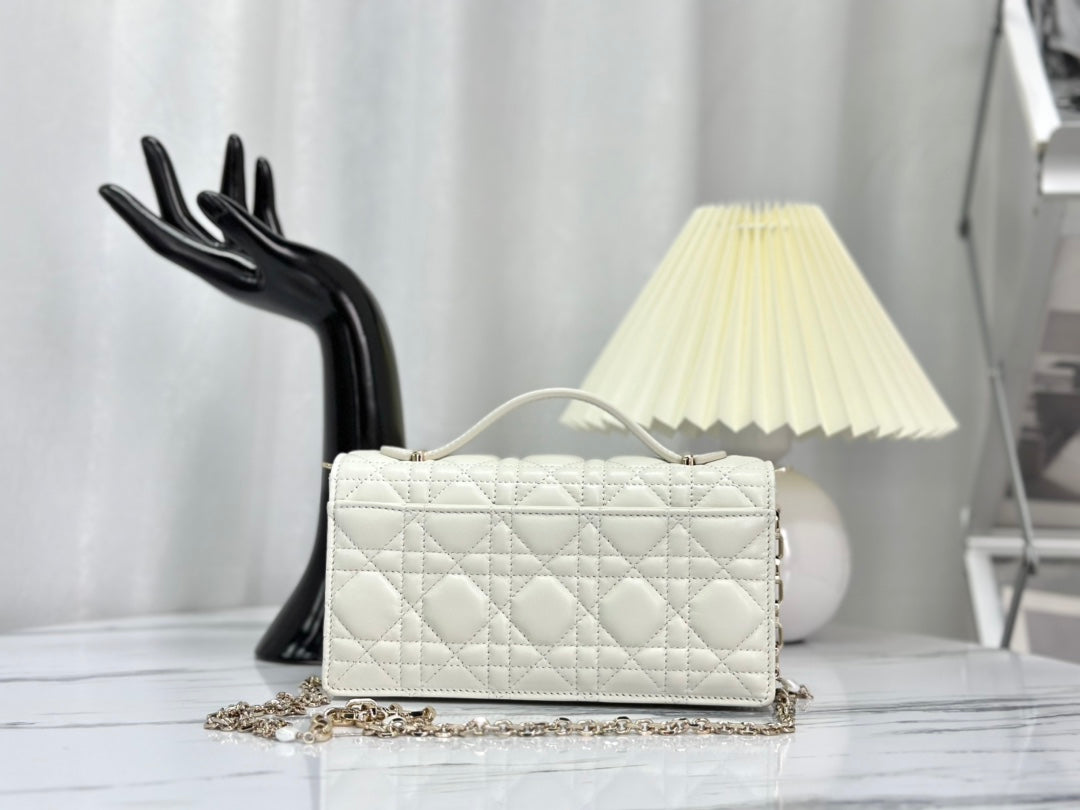 DIOR LADY 21 CHAIN BAG IN WHITE LAMBSKIN