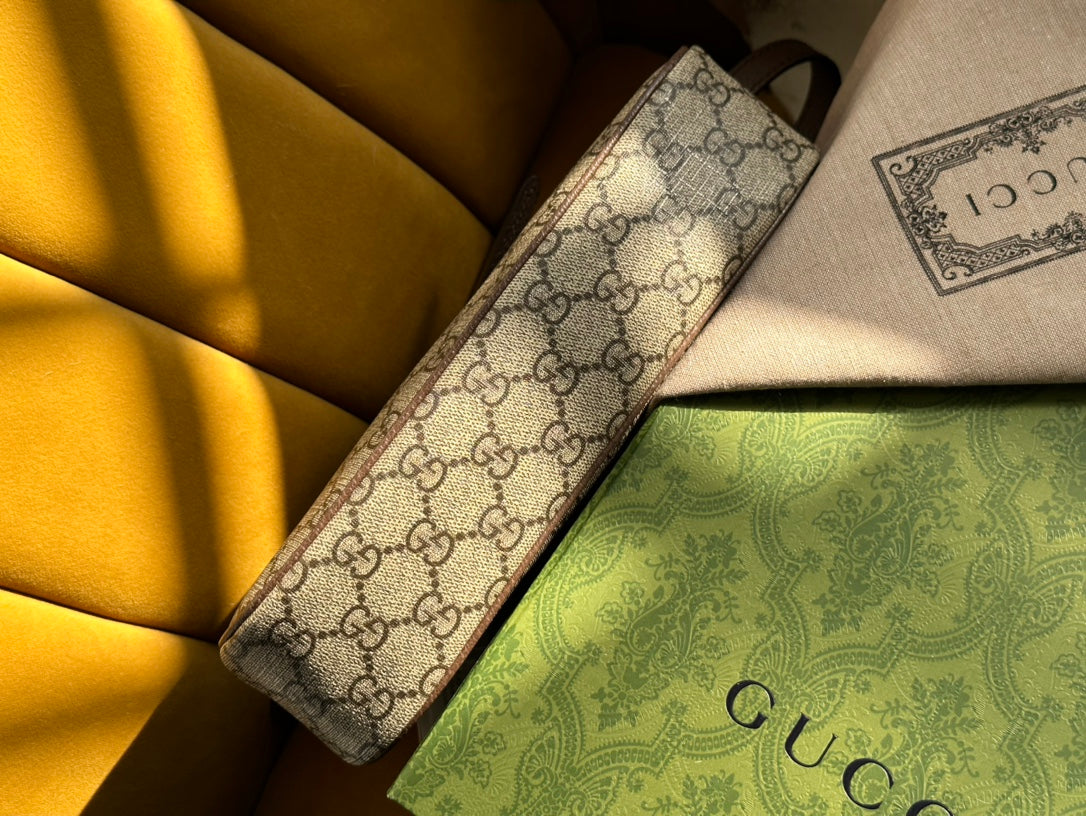 GUCCI OPHIDIA  SMALL 25 HANDBAG BEIGE AND EBONY SUPREME CANVAS