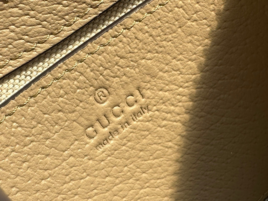 GUCCI OPHIDIA  SMALL 25 HANDBAG BEIGE AND WHITE SUPREME CANVAS