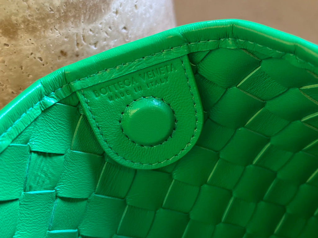 BOTTEGA VENETA SARDINE 33 WITH CHAIN IN SHAMROCK GREEN LAMBSKIN