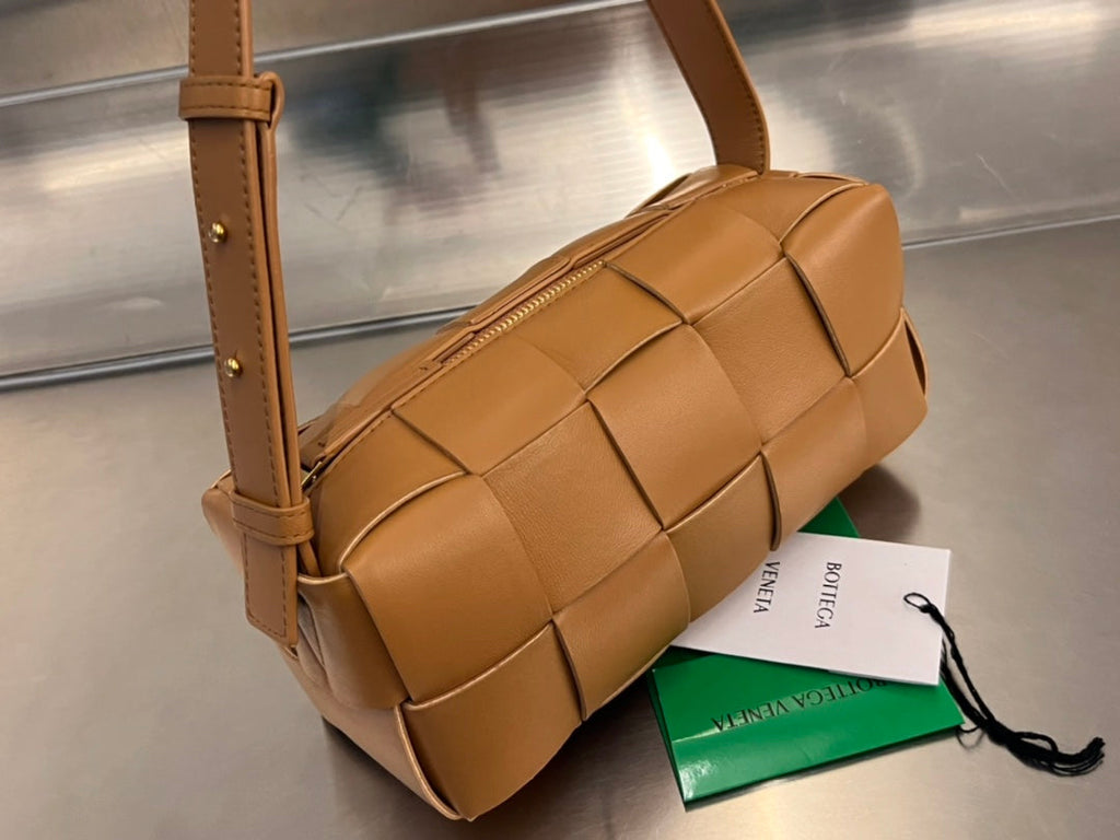 BOTTEGA VENETA BRICK CASSETTE 28 IN BRONZE BROWN CALFSKIN