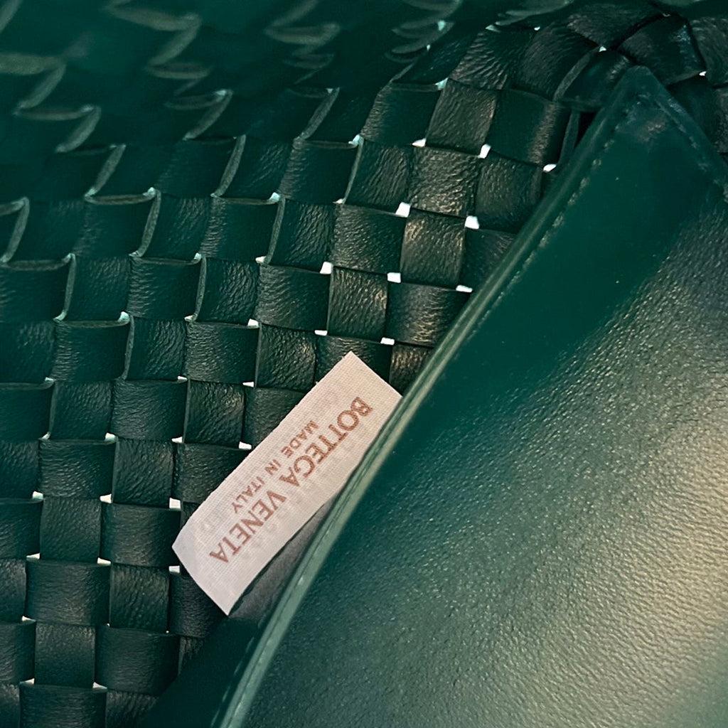 BOTTEGA VENETA SMALL CABAT 32 IN KAITOKE GREEN LAMBSKIN