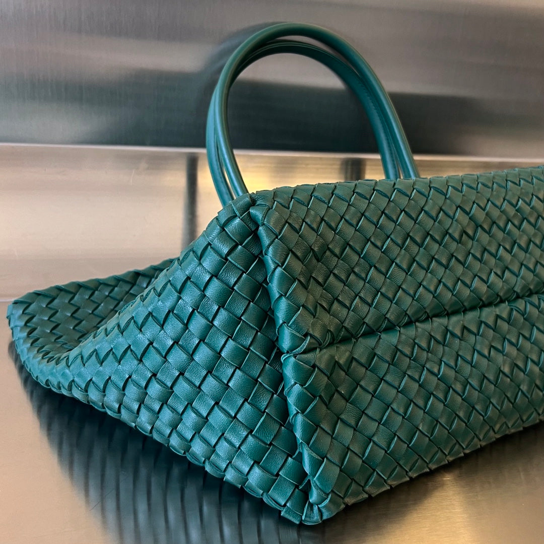 BOTTEGA VENETA LARGE CABAT 51 IN KAITOKE GREEN LAMBSKIN