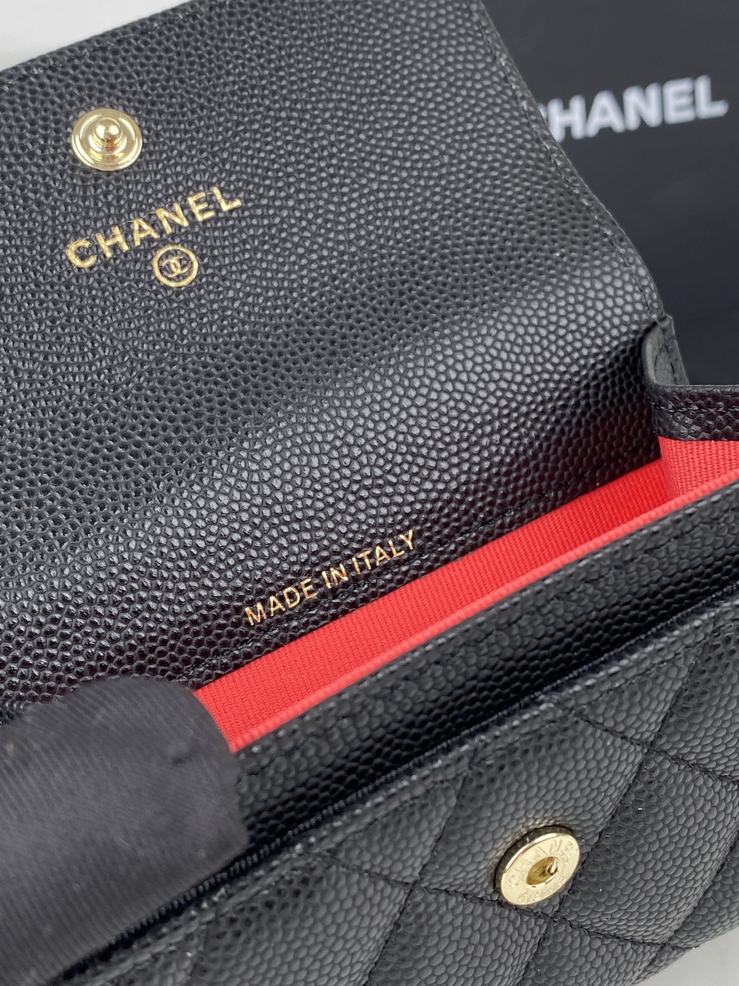 CHANEL FLAP CARD HOLDER 11 BLACK GRAINED CALFSKIN GOLD ICON