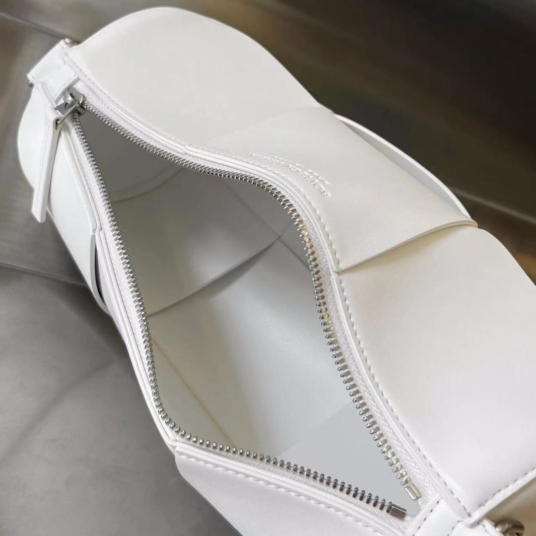 BOTTEGA VENETA CYLINDER CASSETTE 30 IN WHITE CALFSKIN