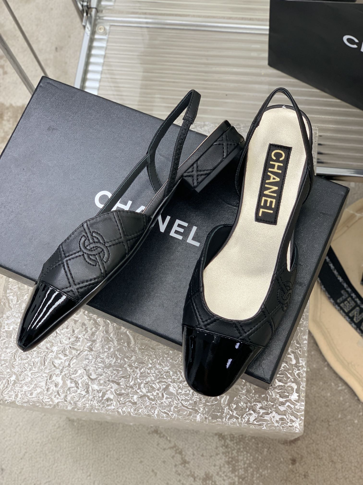 CHANEL SLINGBACKS 20 BLACK CALFSKIN
