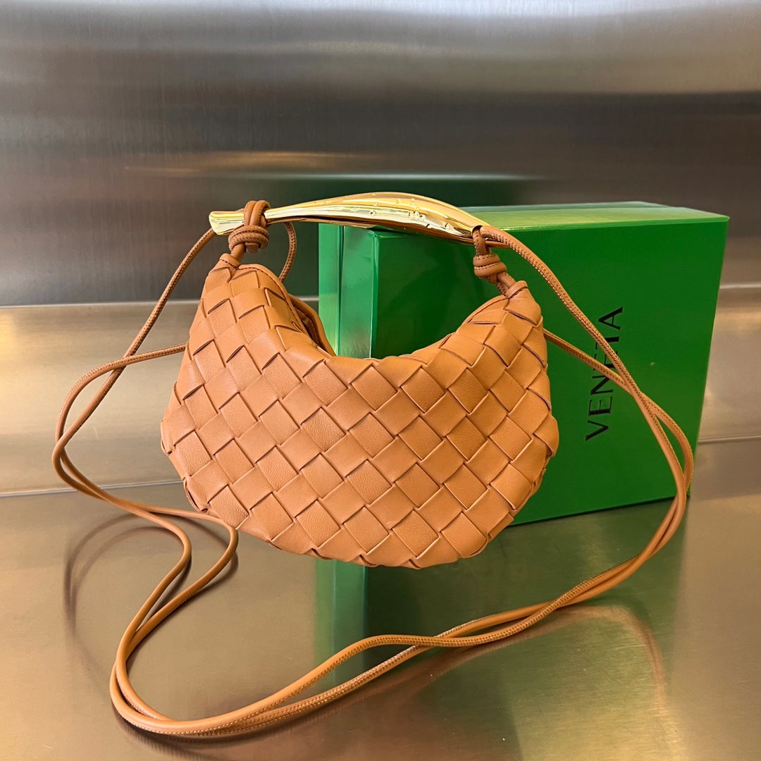 BOTTEGA VENETA SARDINE 20 WITH CHAIN IN TAWNY BROWN LAMBSKIN