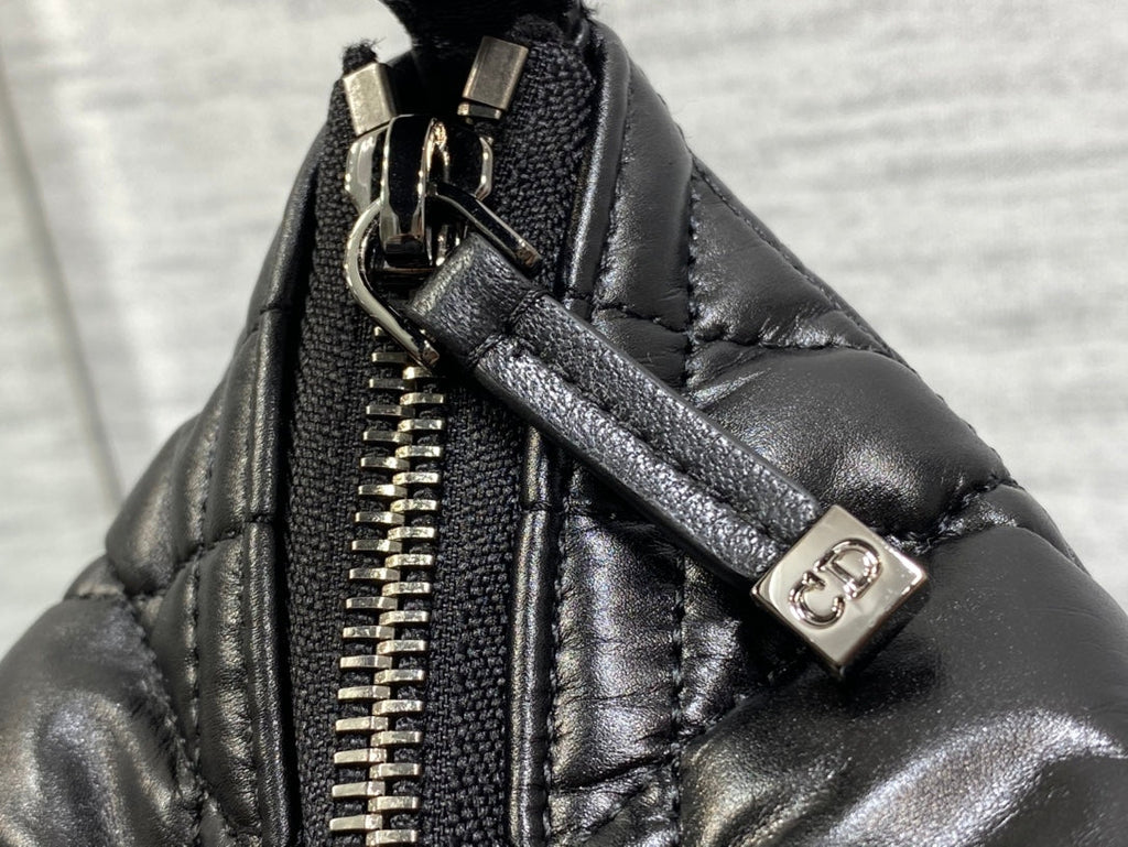 DIOR TRAVEL NOMAD POUCH 22 IN BLACK MACROCANNAGE LAMBSKIN