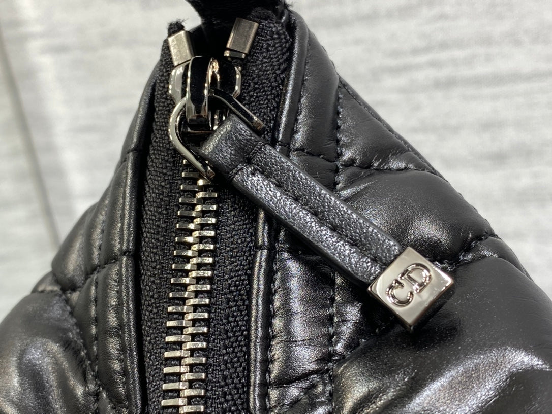 DIOR TRAVEL NOMAD POUCH 22 IN BLACK MACROCANNAGE LAMBSKIN