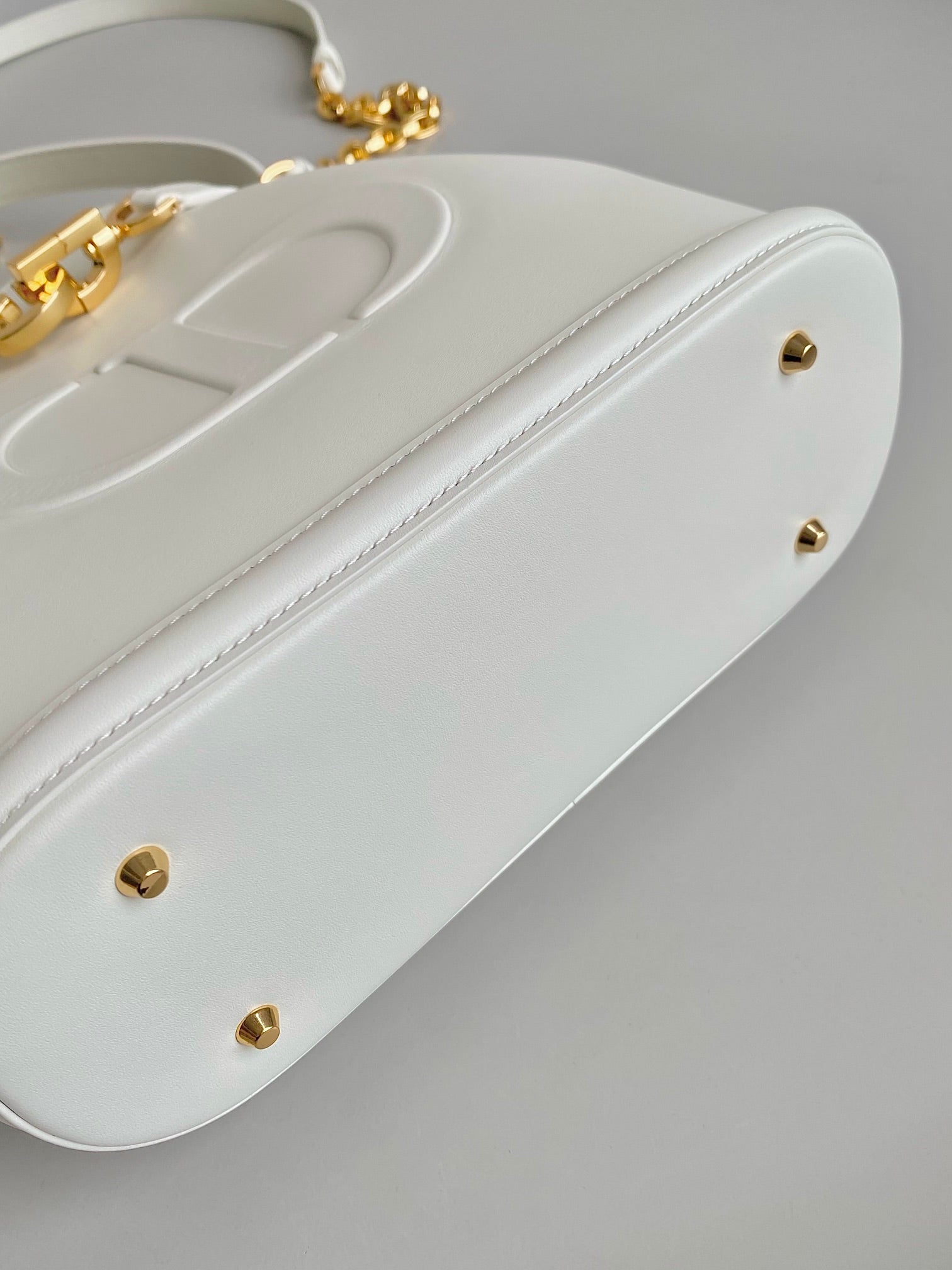 DIOR MEDIUM C'EST 24 IN WHITE CD-EMBOSSED CALFSKIN