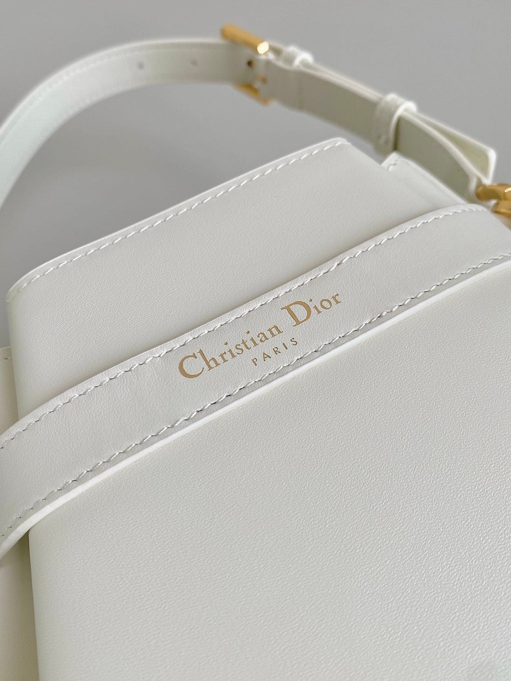 DIOR MEDIUM C'EST 24 IN WHITE CD-EMBOSSED CALFSKIN