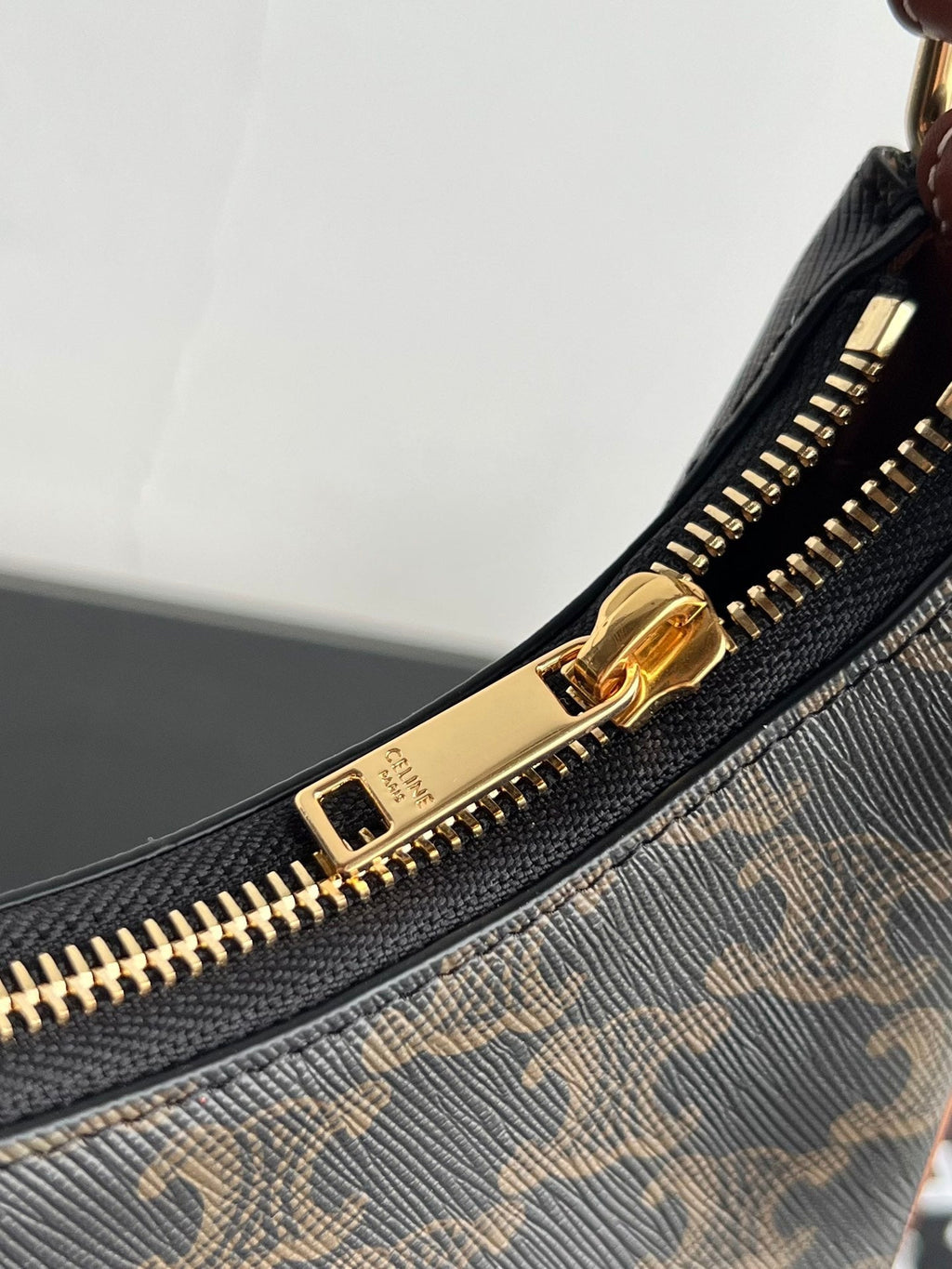 CELINE TRIPHOME 23 COWHIDE TAN CARO